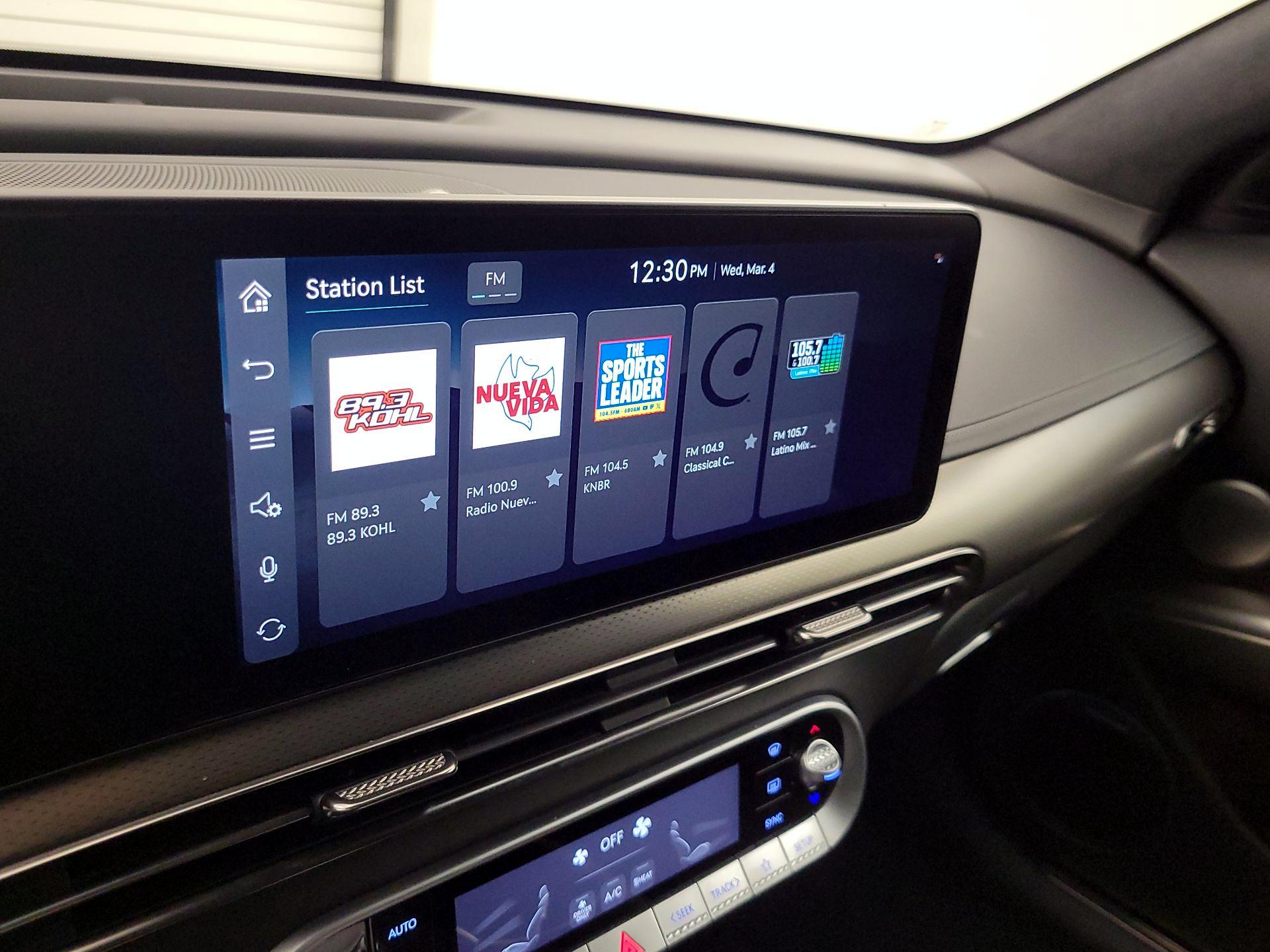 Thumbnail: 2023 Genesis GV60 - 16