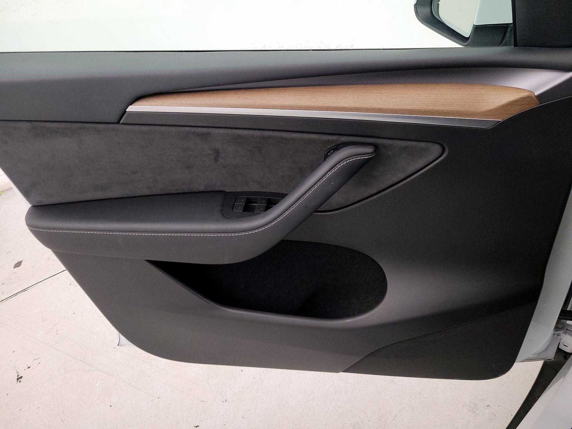 Thumbnail: 2023 Tesla Model Y - 12