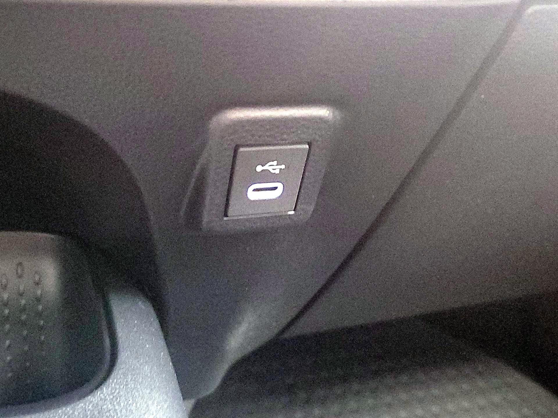 Thumbnail: 2025 Toyota Corolla - 18