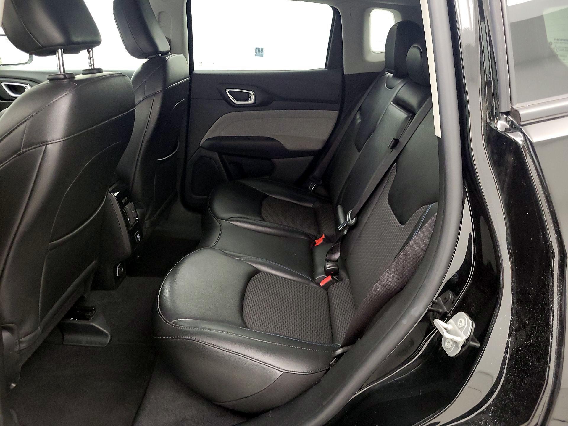 Thumbnail: 2022 Jeep Compass - 16