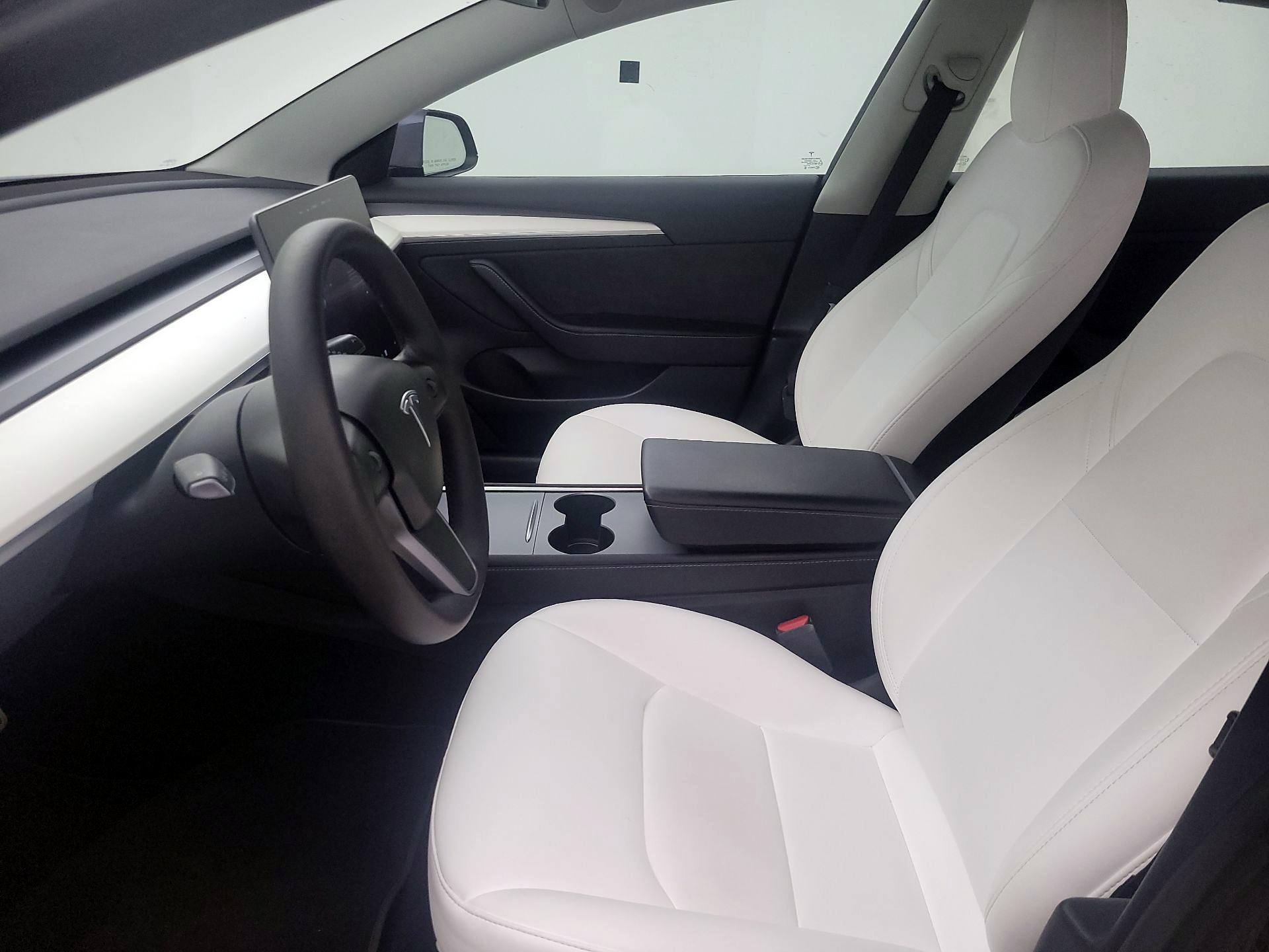 Thumbnail: 2022 Tesla Model 3 - 11