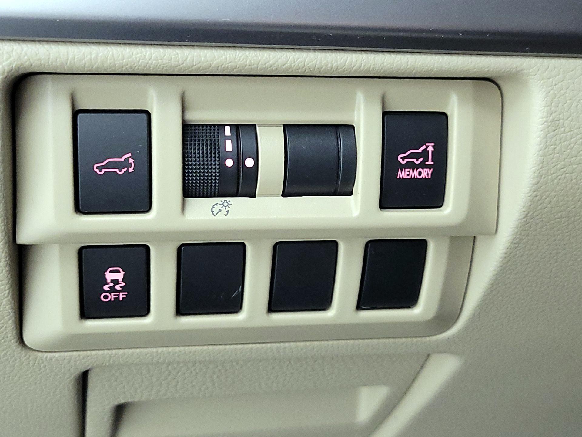 Thumbnail: 2016 Subaru Outback - 13