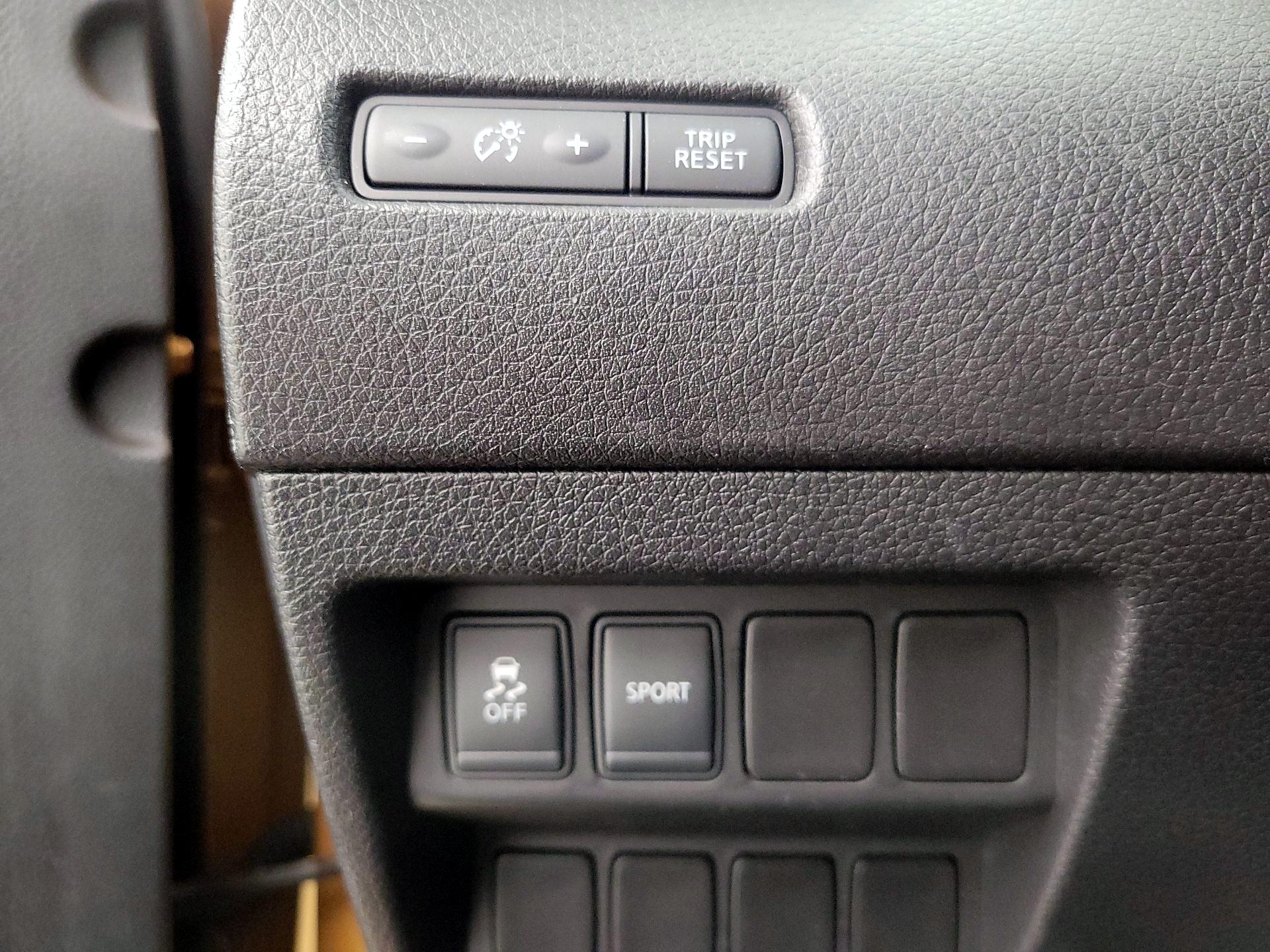 Thumbnail: 2014 Nissan Rogue - 13