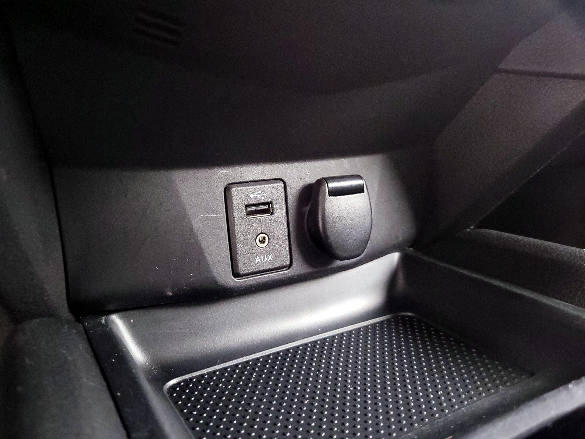 Thumbnail: 2014 Nissan Rogue - 18