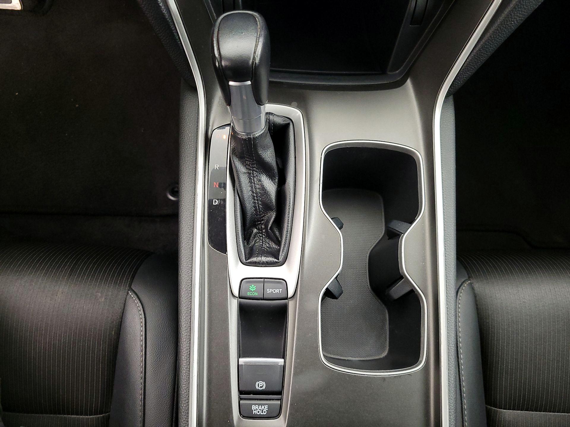 Thumbnail: 2019 Honda Accord - 17