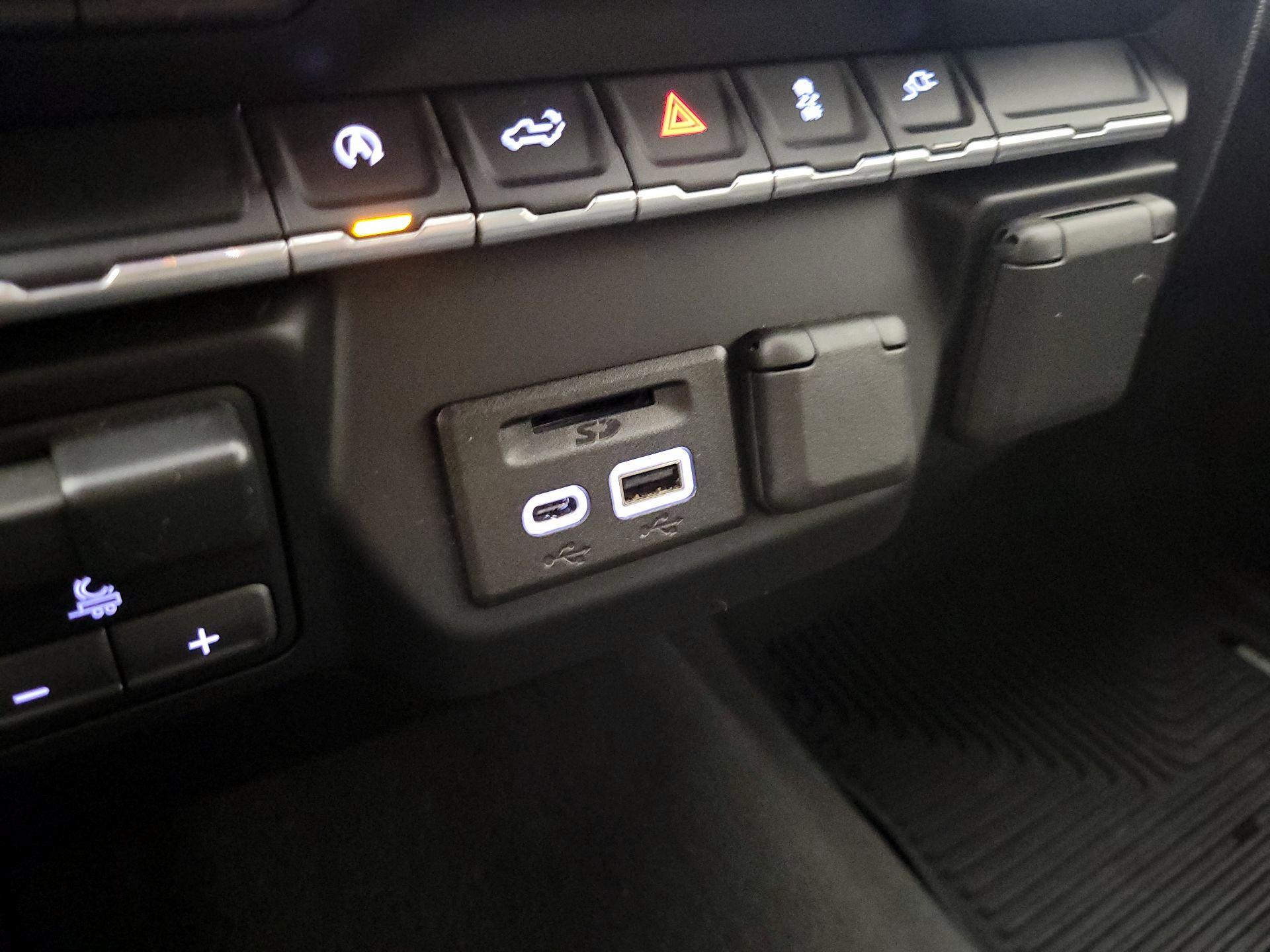 Thumbnail: 2019 Chevrolet Silverado 1500 - 18