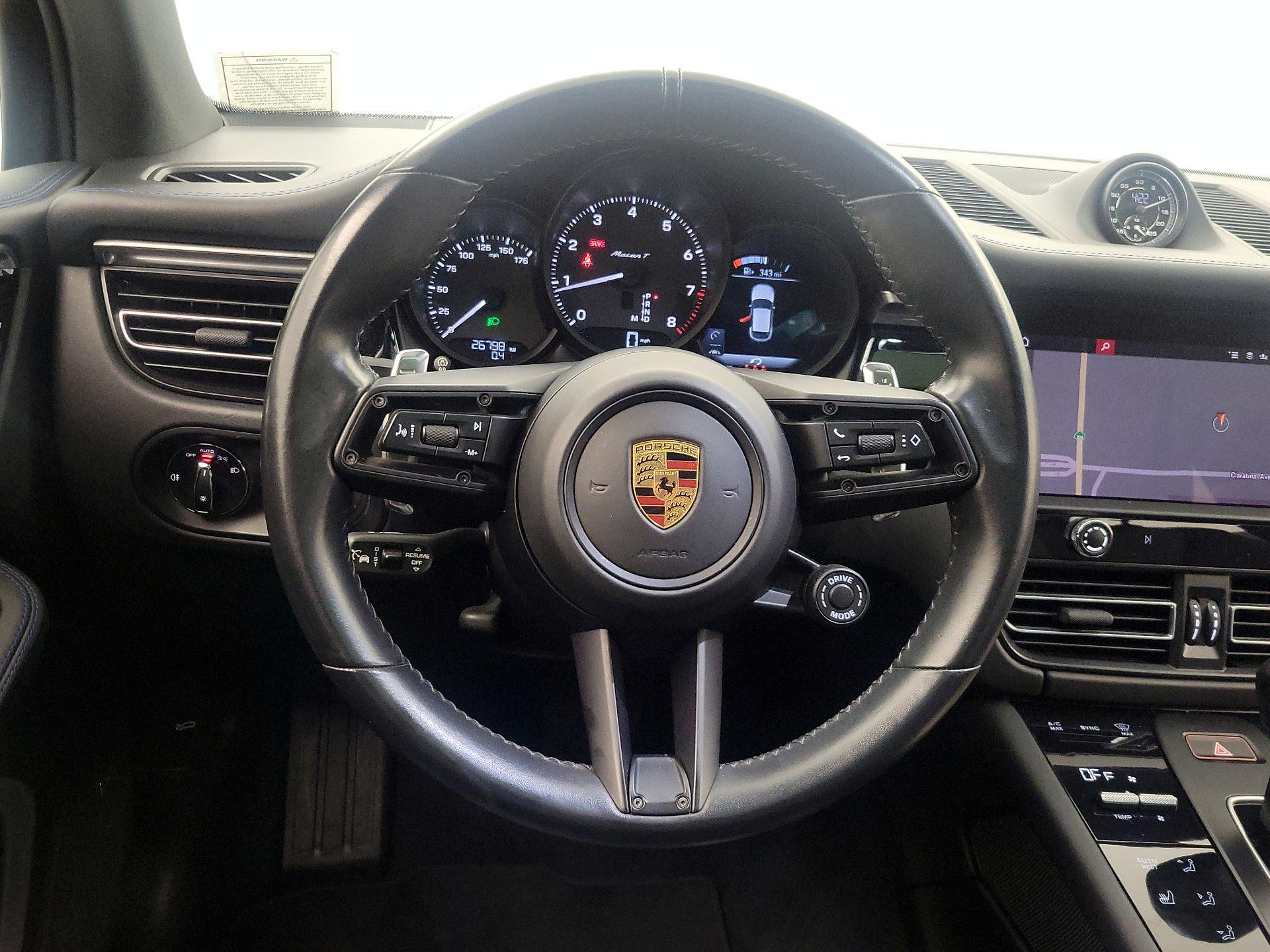 Thumbnail: 2023 Porsche Macan - 10