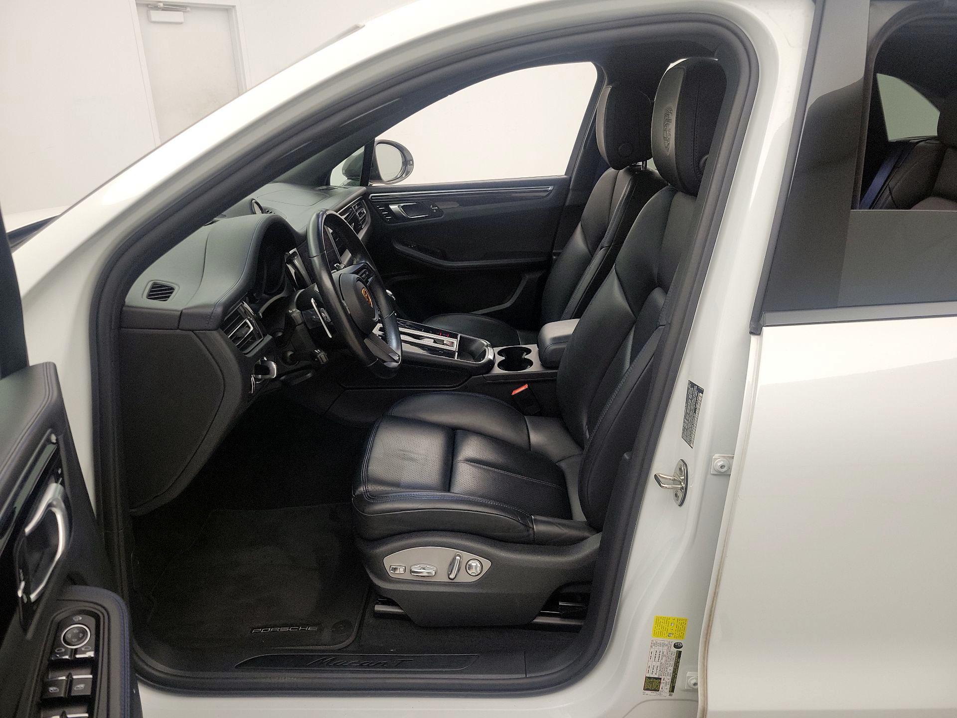 Thumbnail: 2023 Porsche Macan - 11