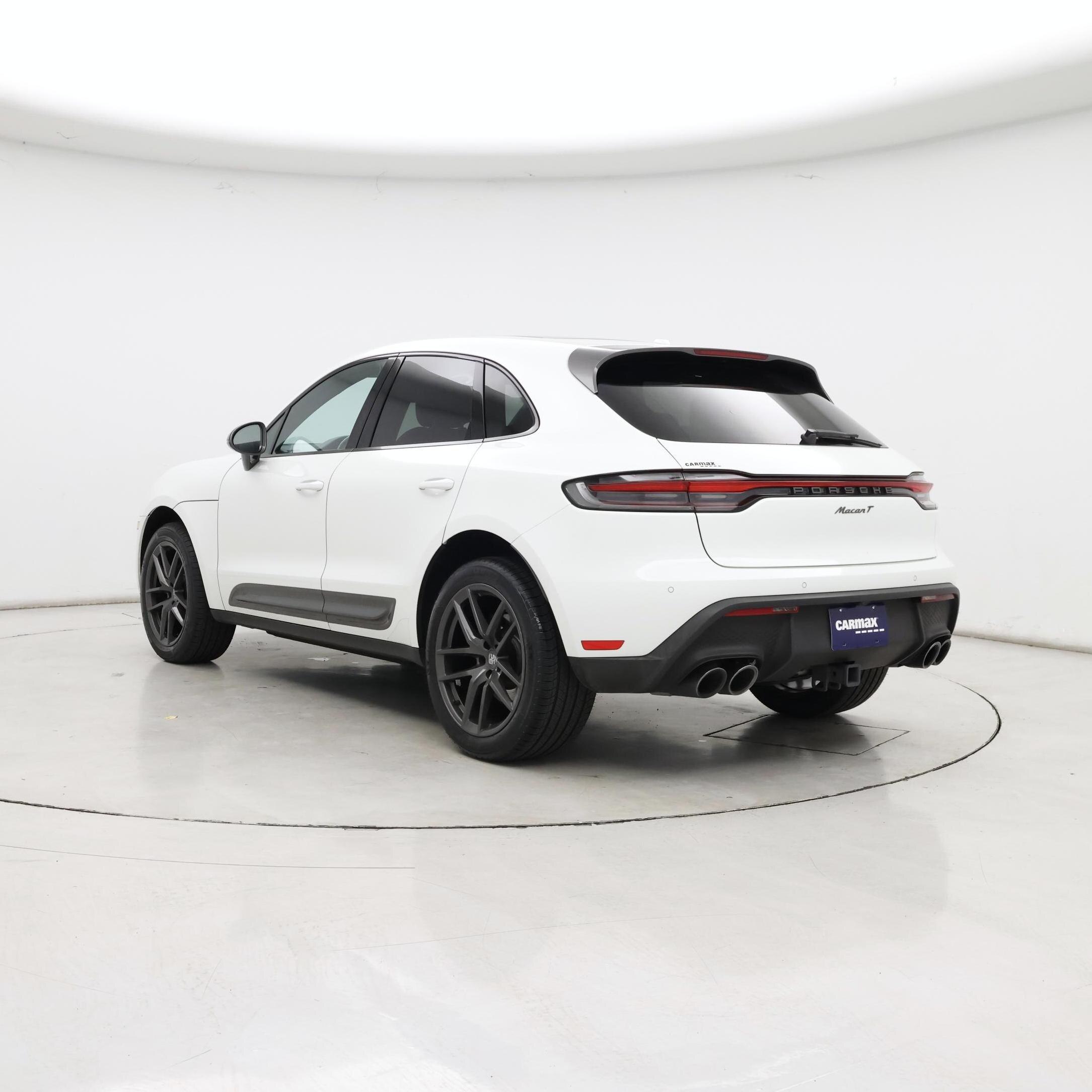Thumbnail: 2023 Porsche Macan - 2