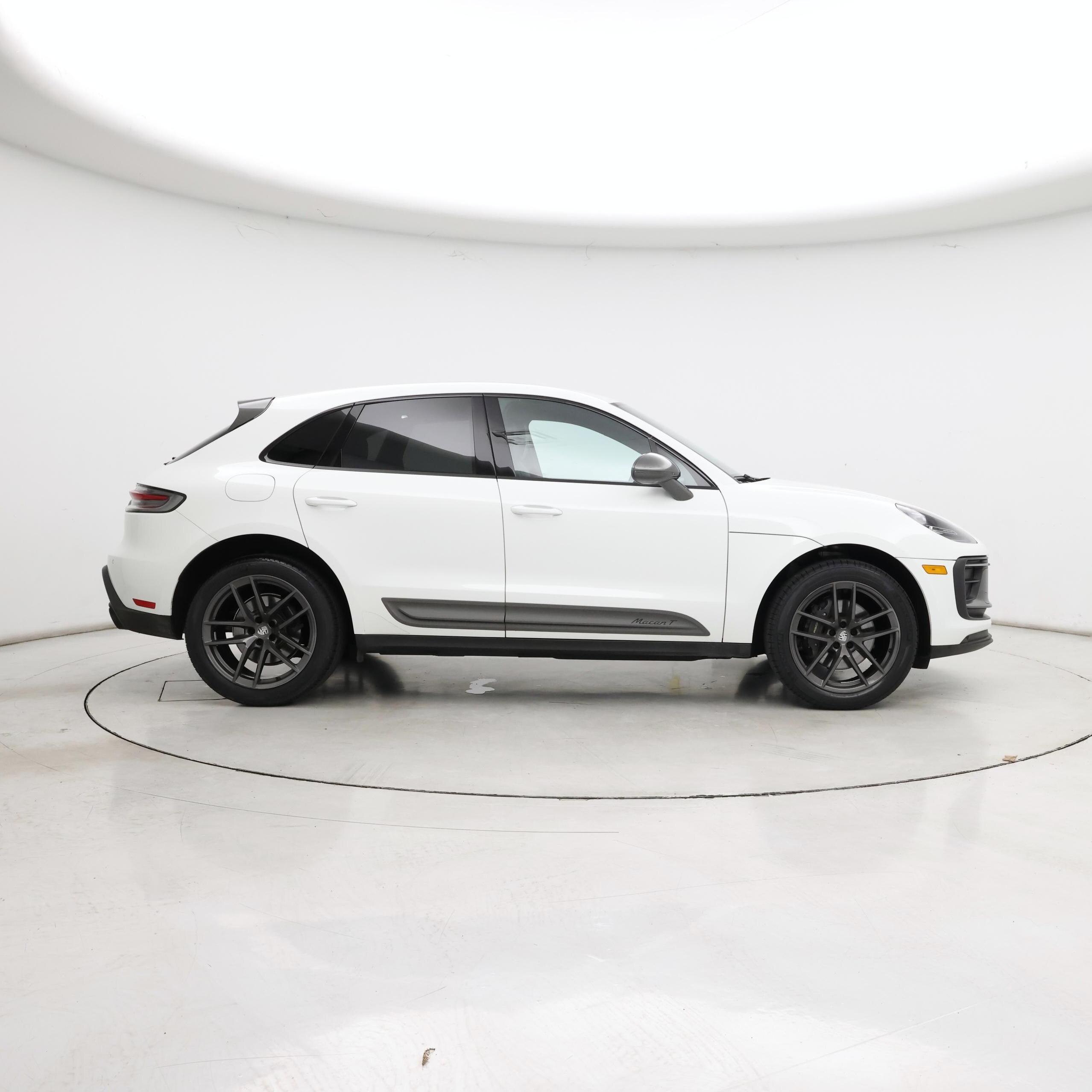 Thumbnail: 2023 Porsche Macan - 7