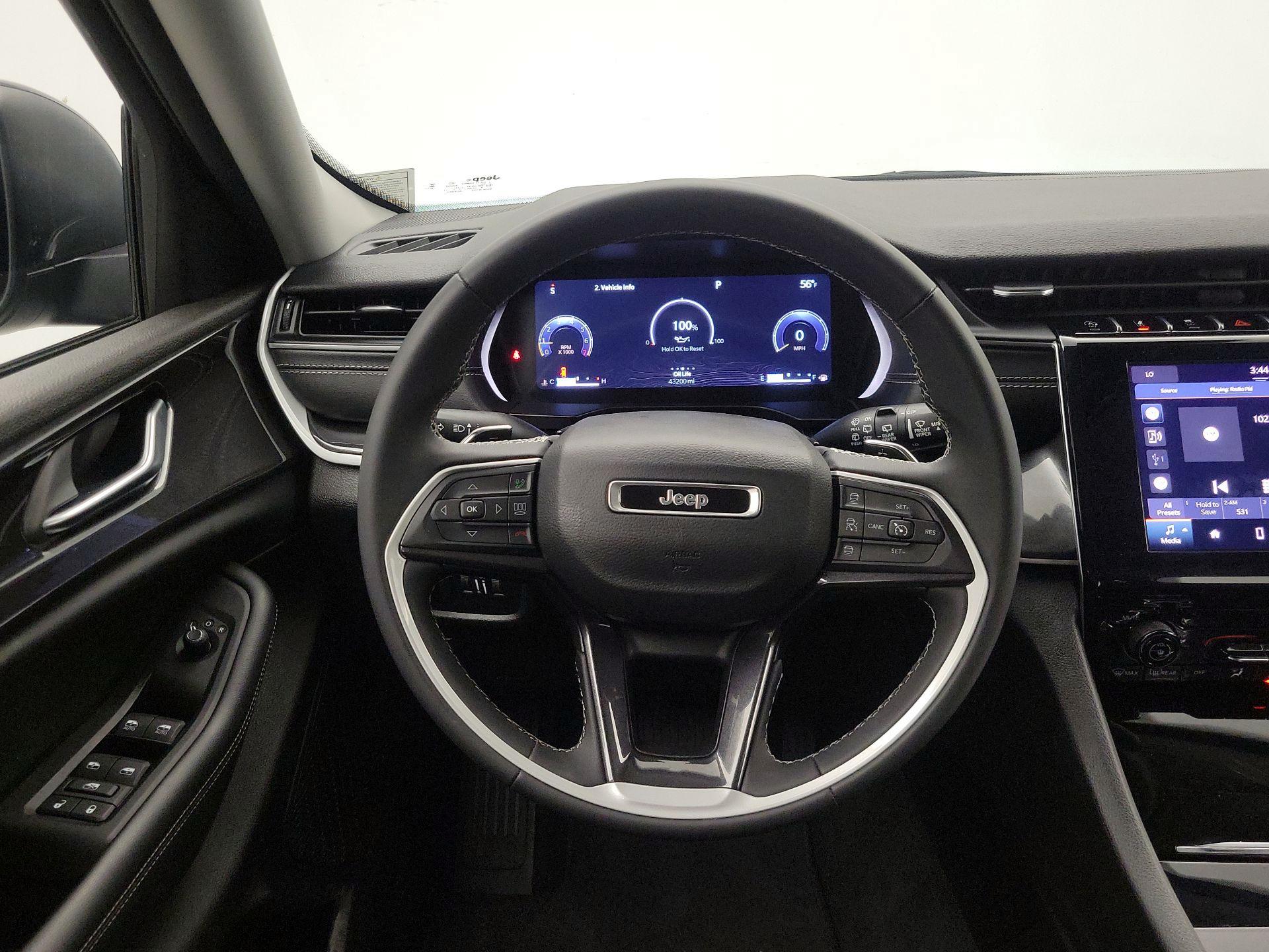 Thumbnail: 2023 Jeep Grand Cherokee - 10