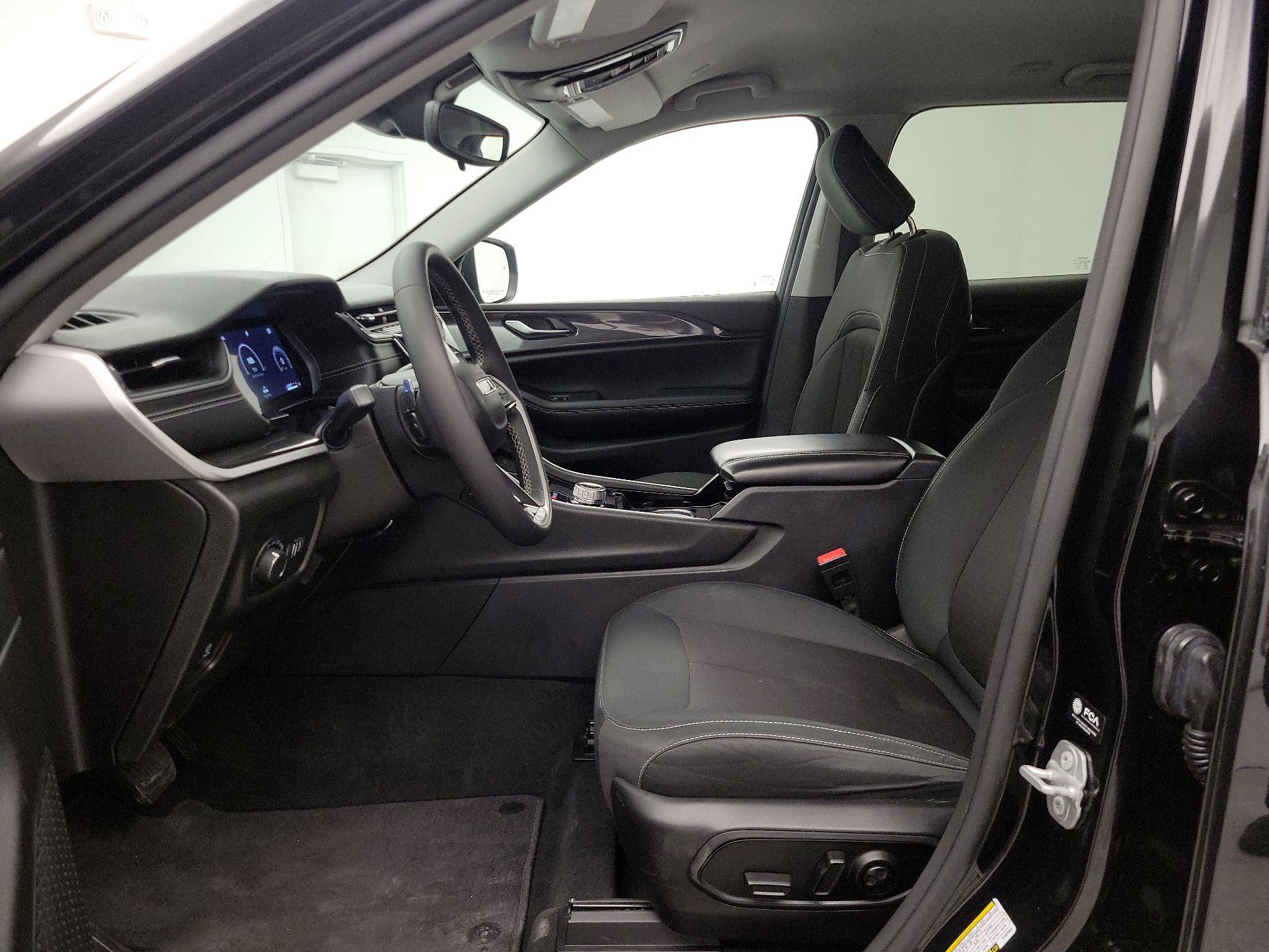 Thumbnail: 2023 Jeep Grand Cherokee - 11