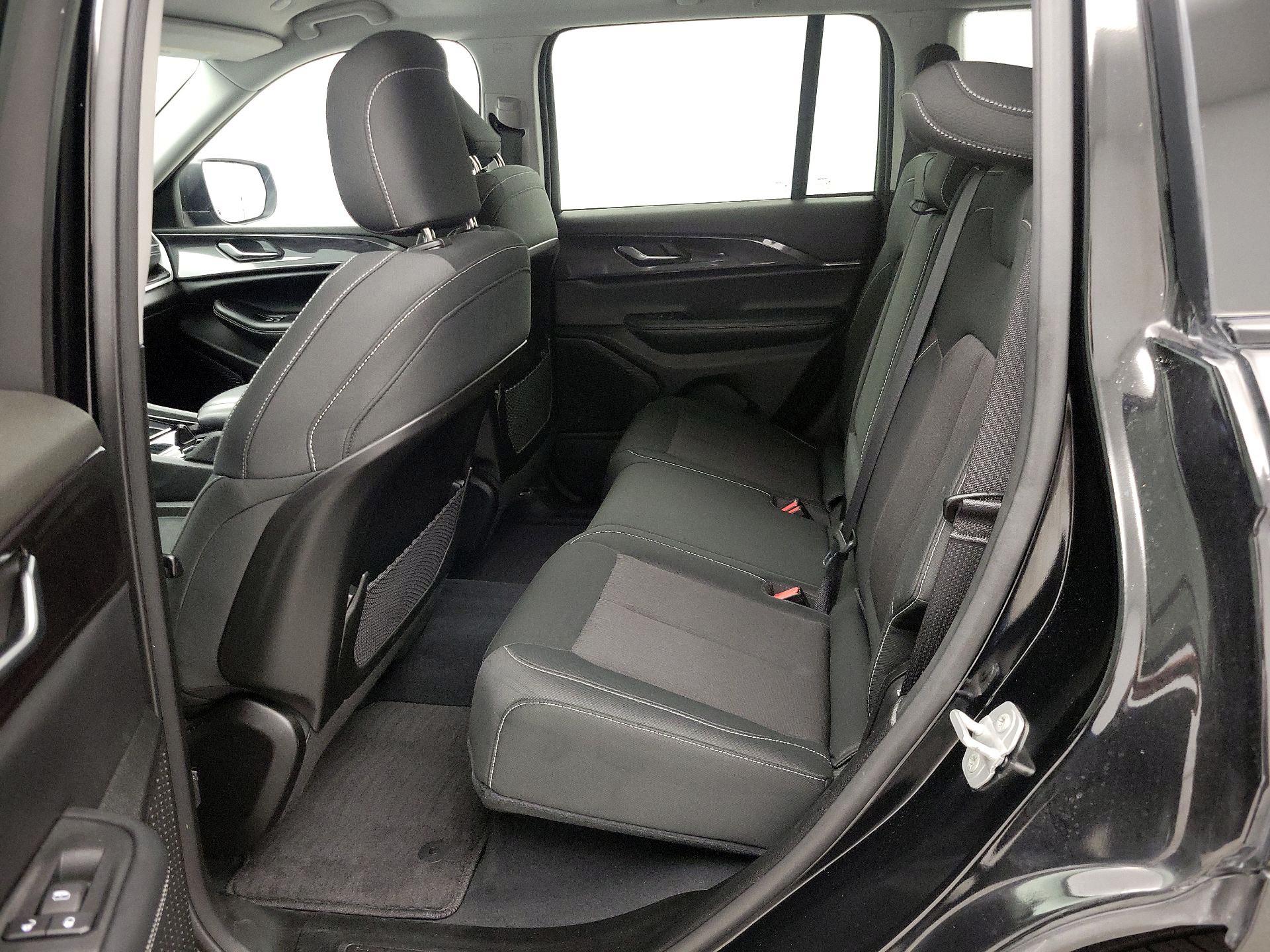 Thumbnail: 2023 Jeep Grand Cherokee - 19