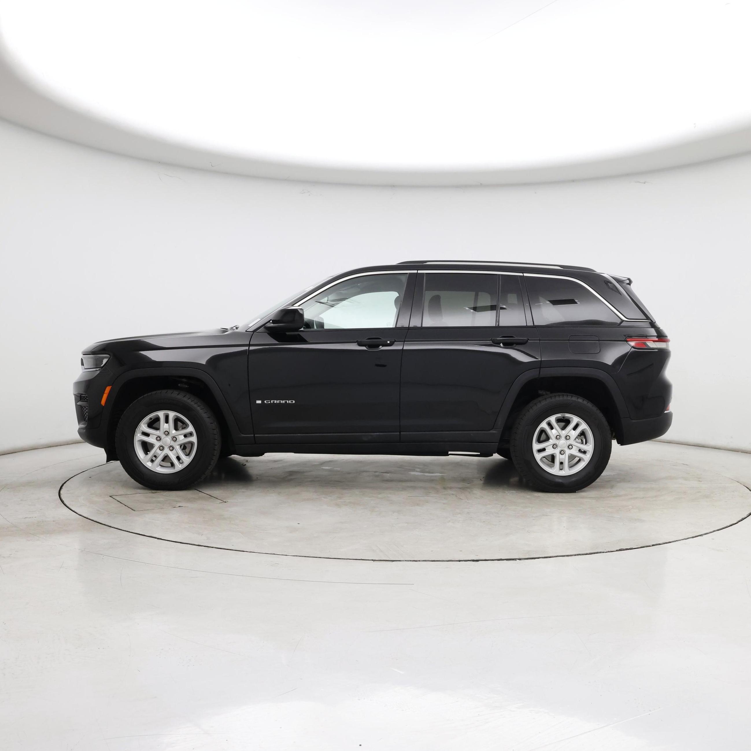 Thumbnail: 2023 Jeep Grand Cherokee - 3