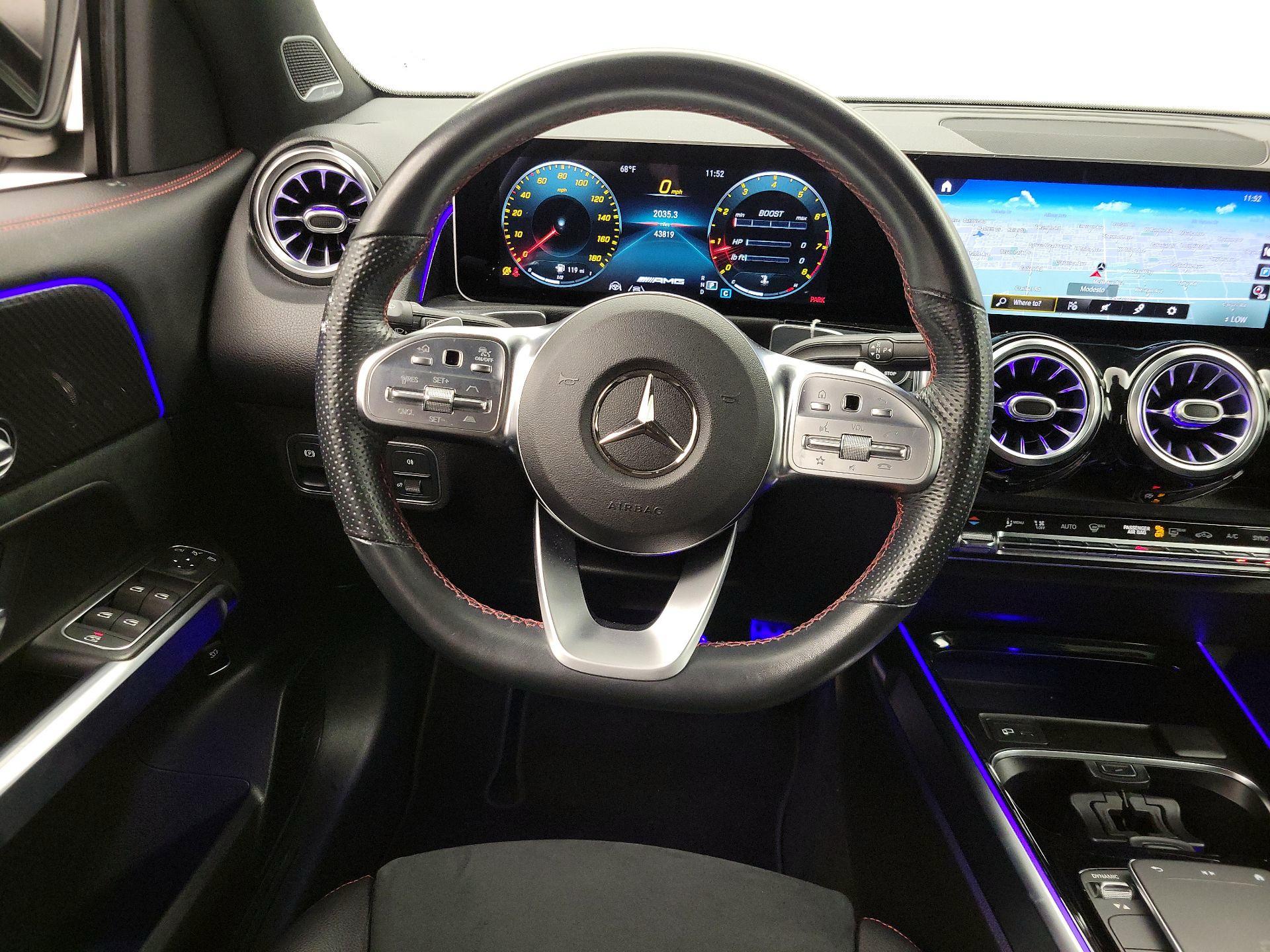 Thumbnail: 2021 Mercedes-Benz GLB - 10