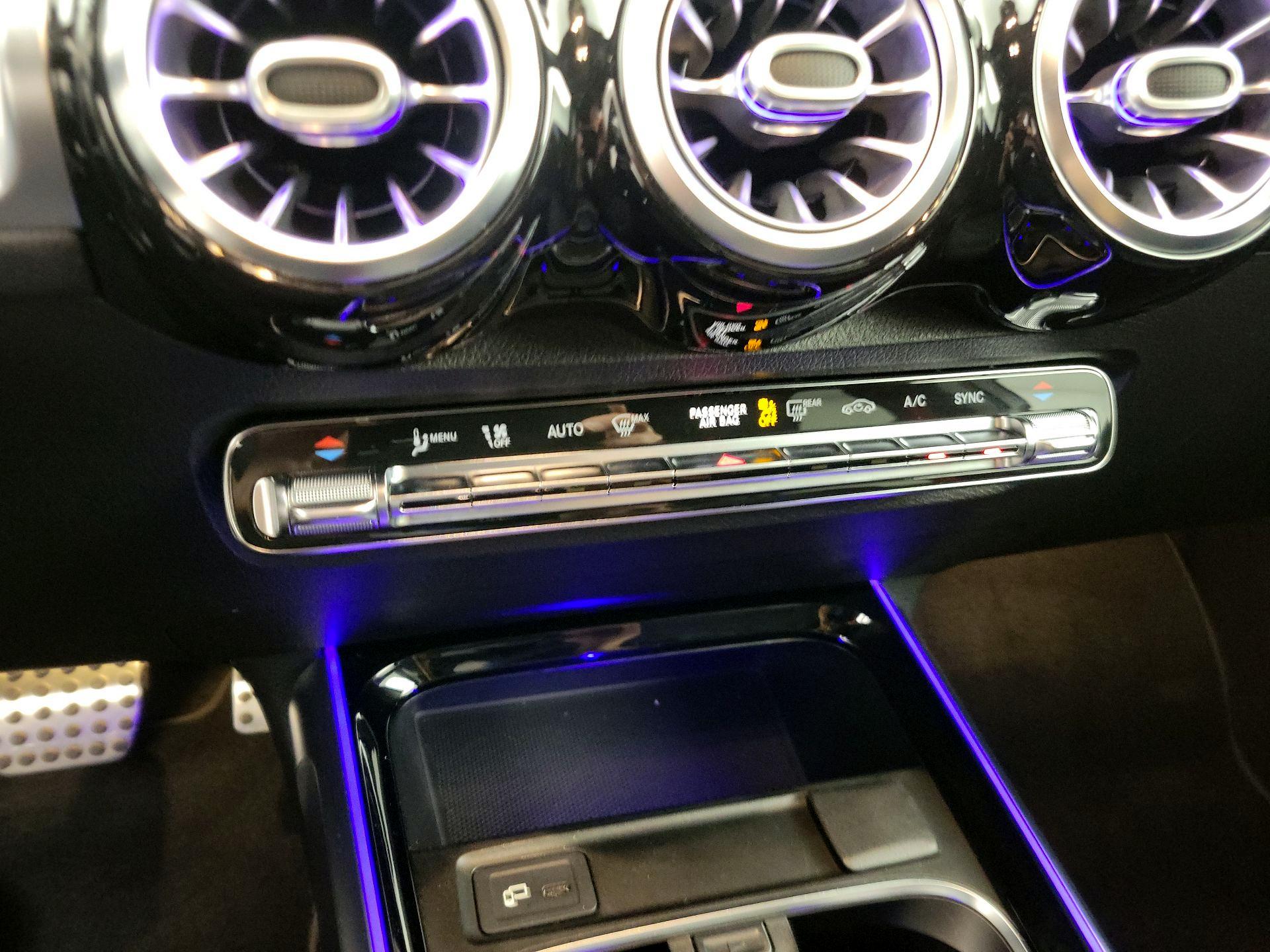 Thumbnail: 2021 Mercedes-Benz GLB - 17