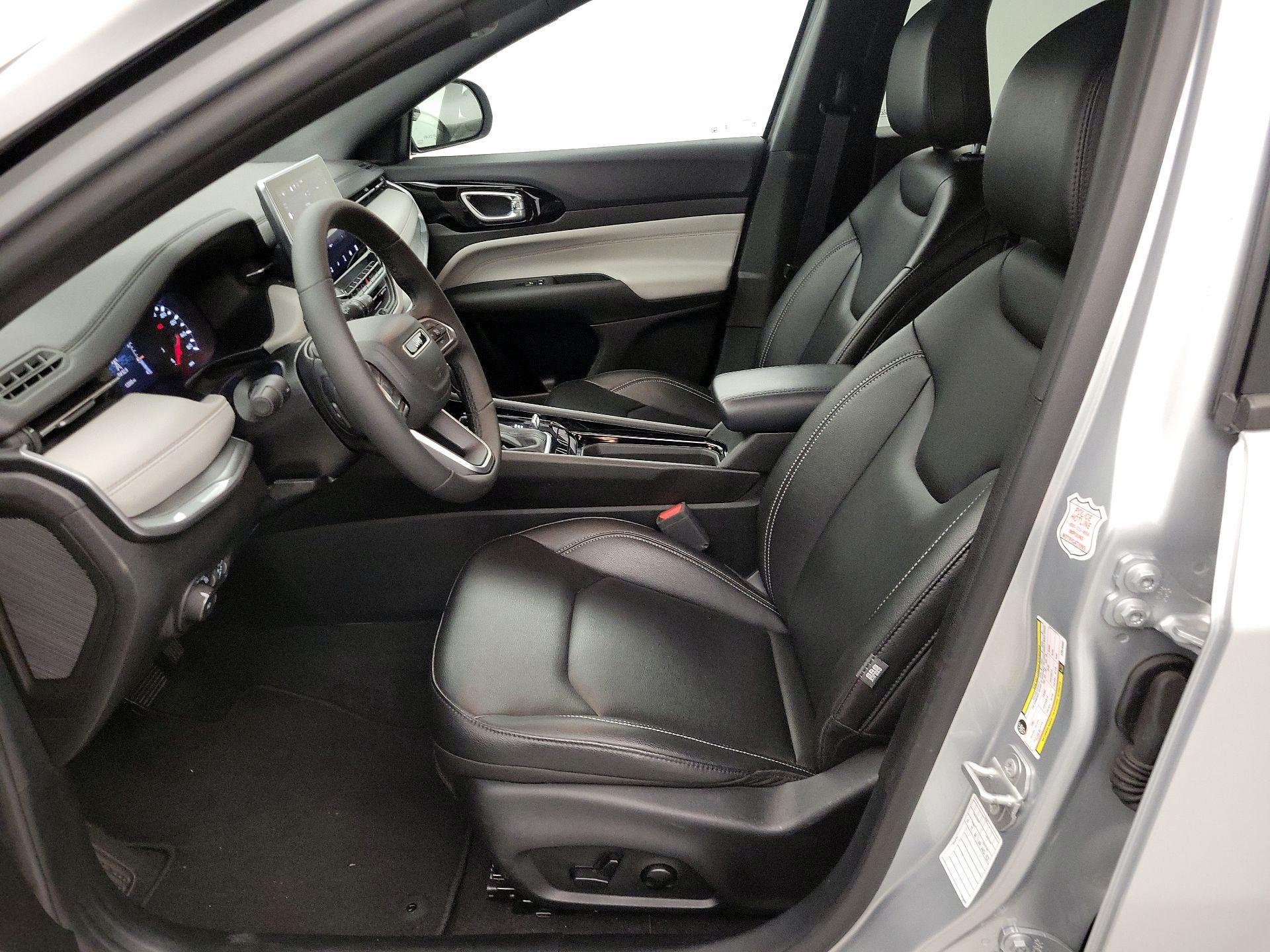 Thumbnail: 2025 Jeep Compass - 11