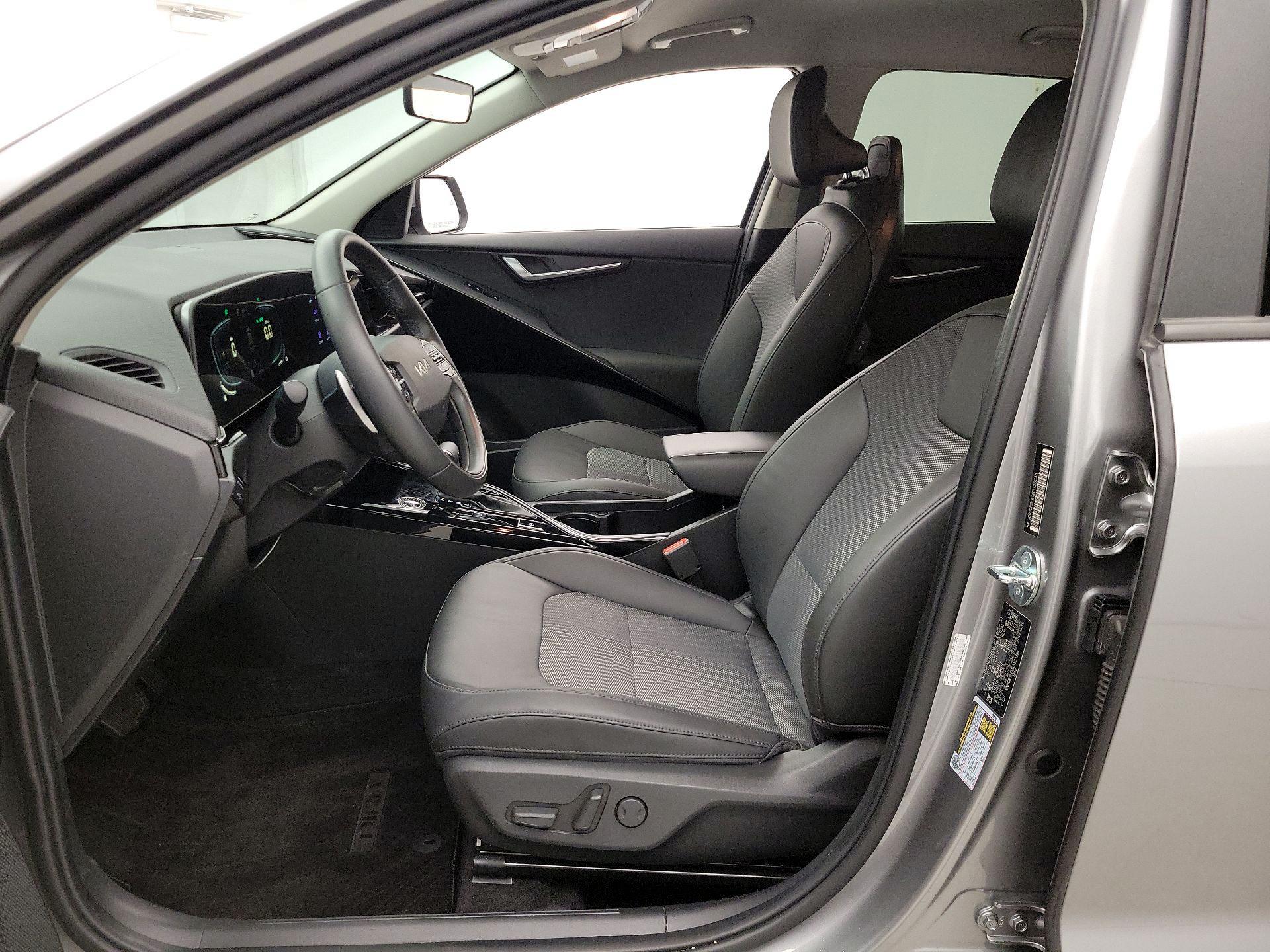 Thumbnail: 2024 Kia Niro - 11