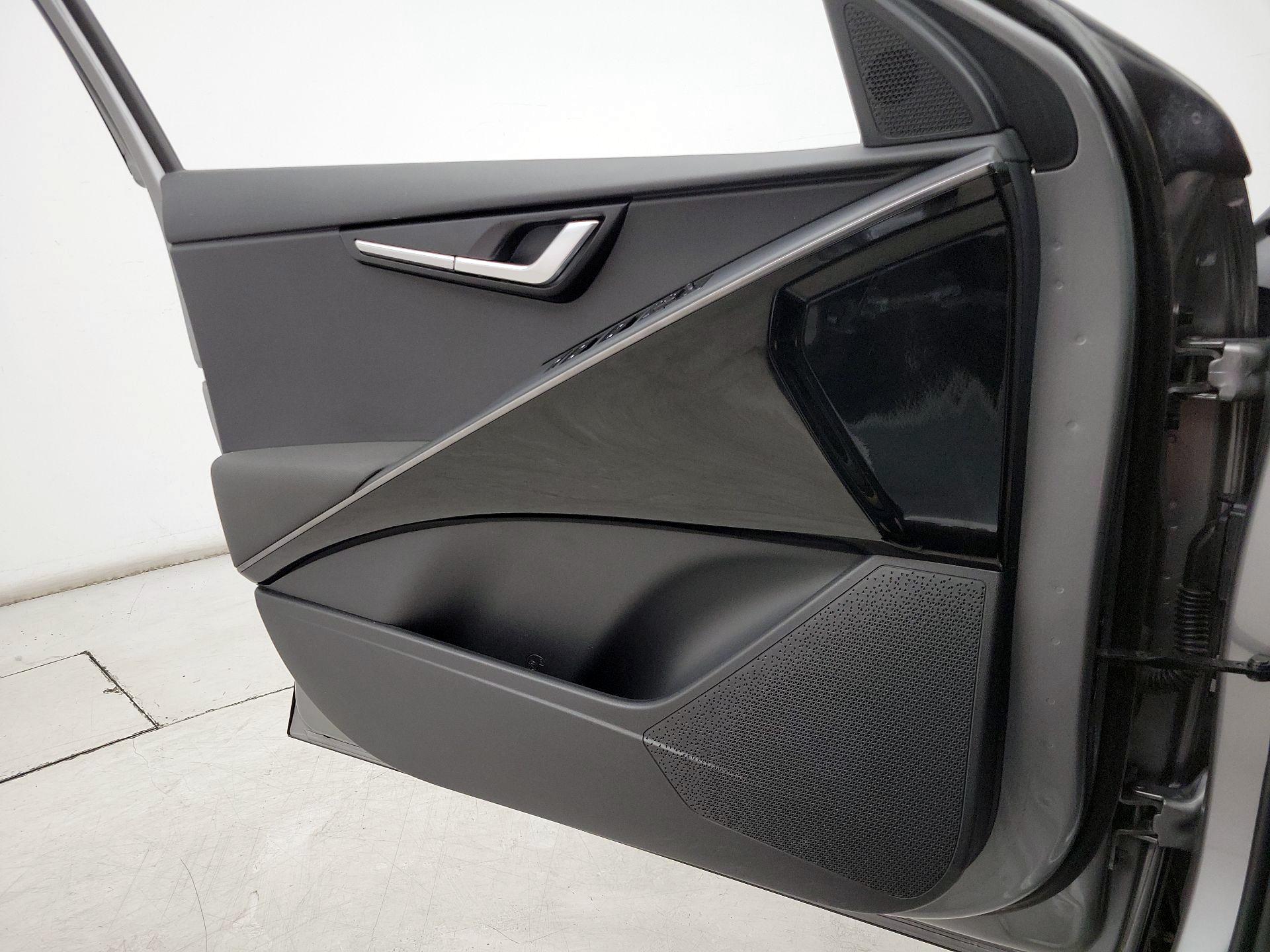 Thumbnail: 2024 Kia Niro - 12