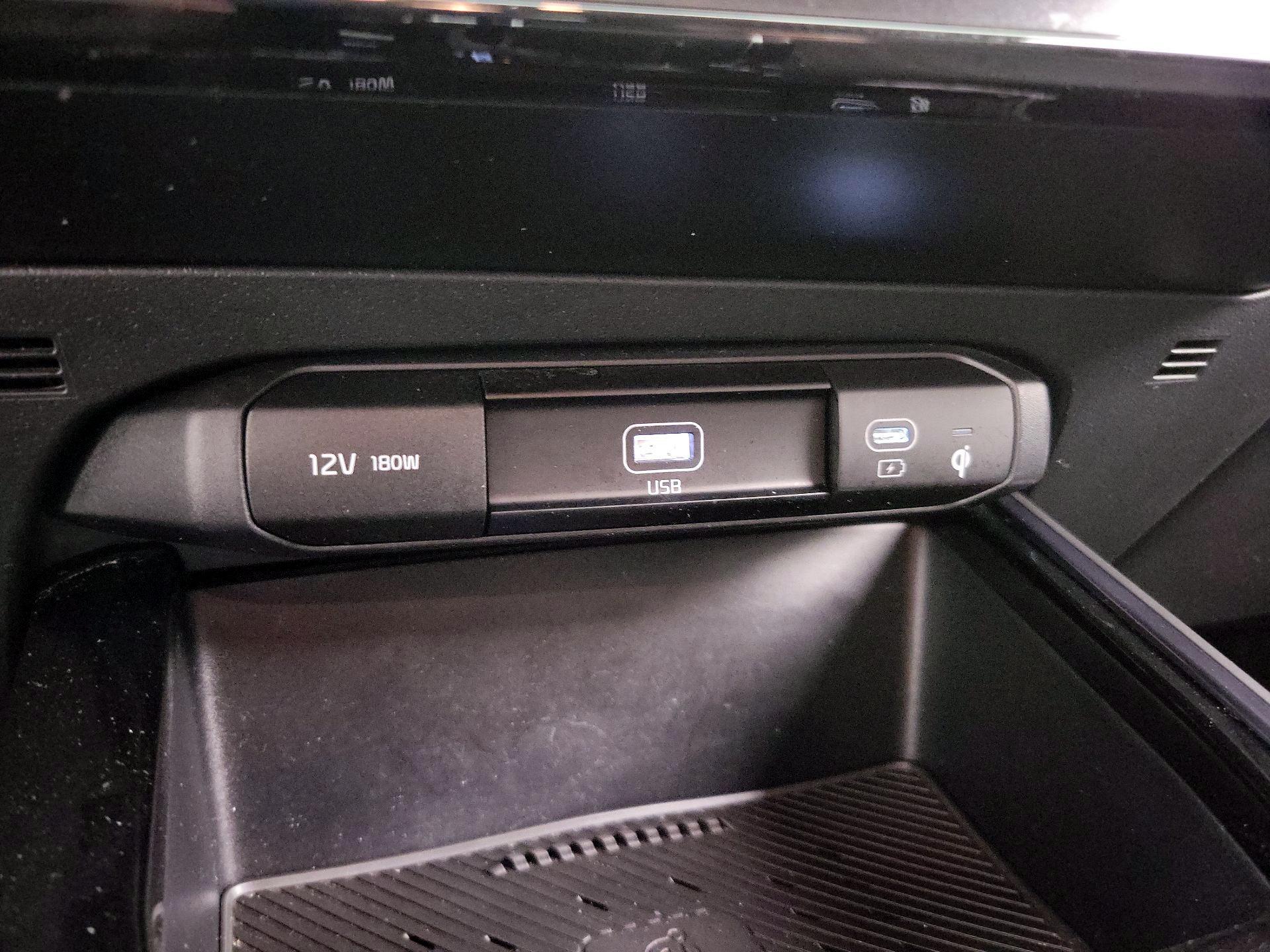 Thumbnail: 2024 Kia Niro - 19