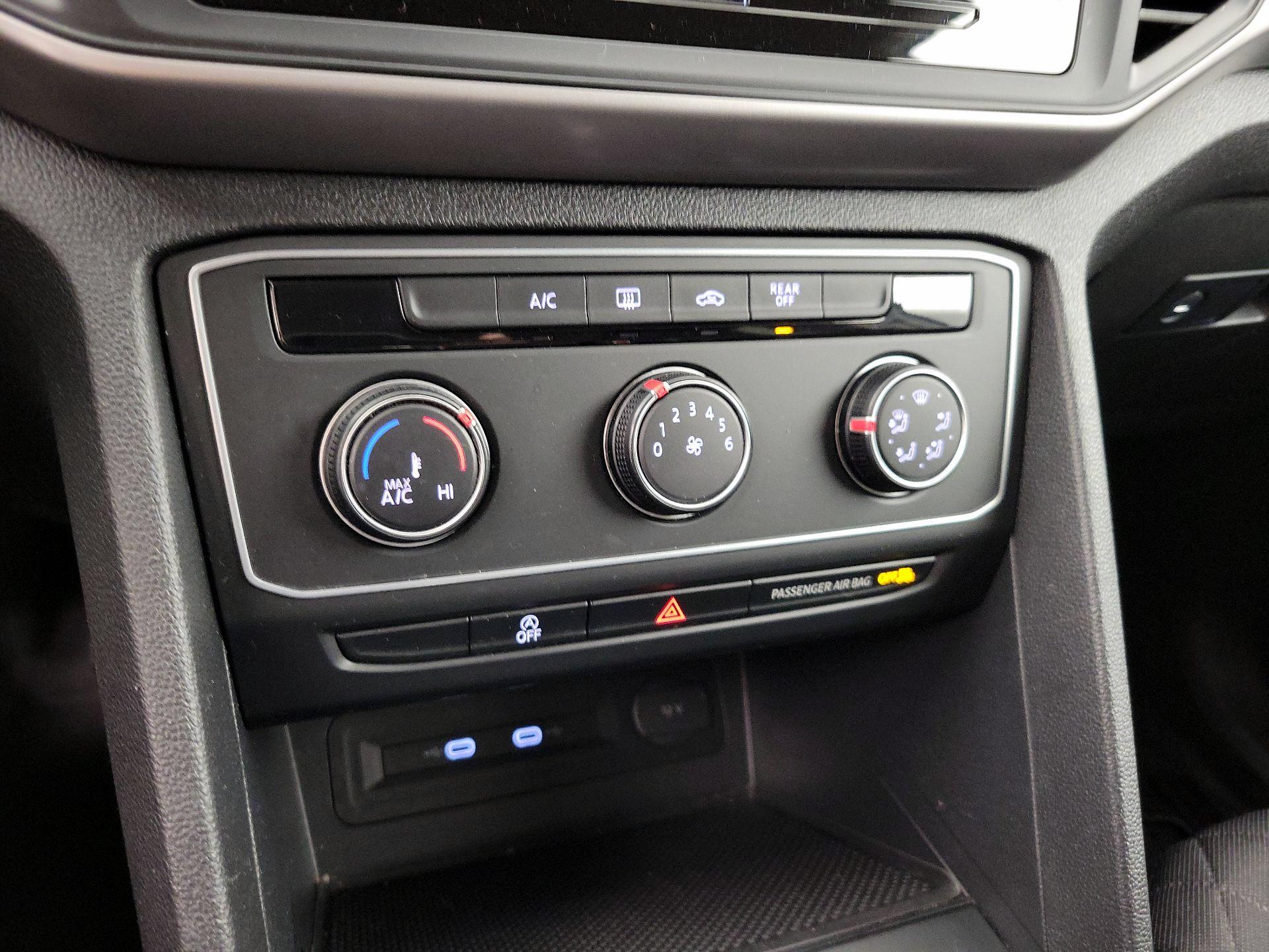 Thumbnail: 2021 Volkswagen Atlas - 16