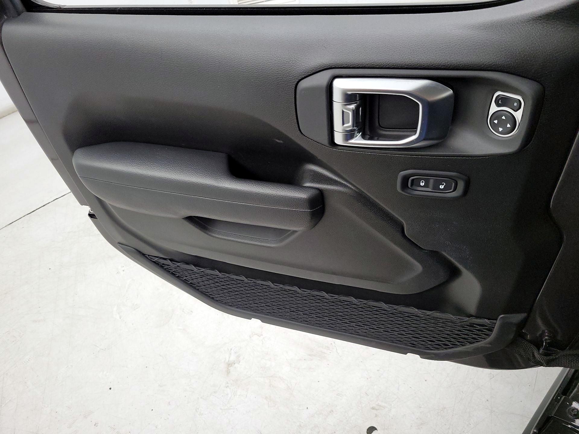 Thumbnail: 2025 Jeep Wrangler - 12