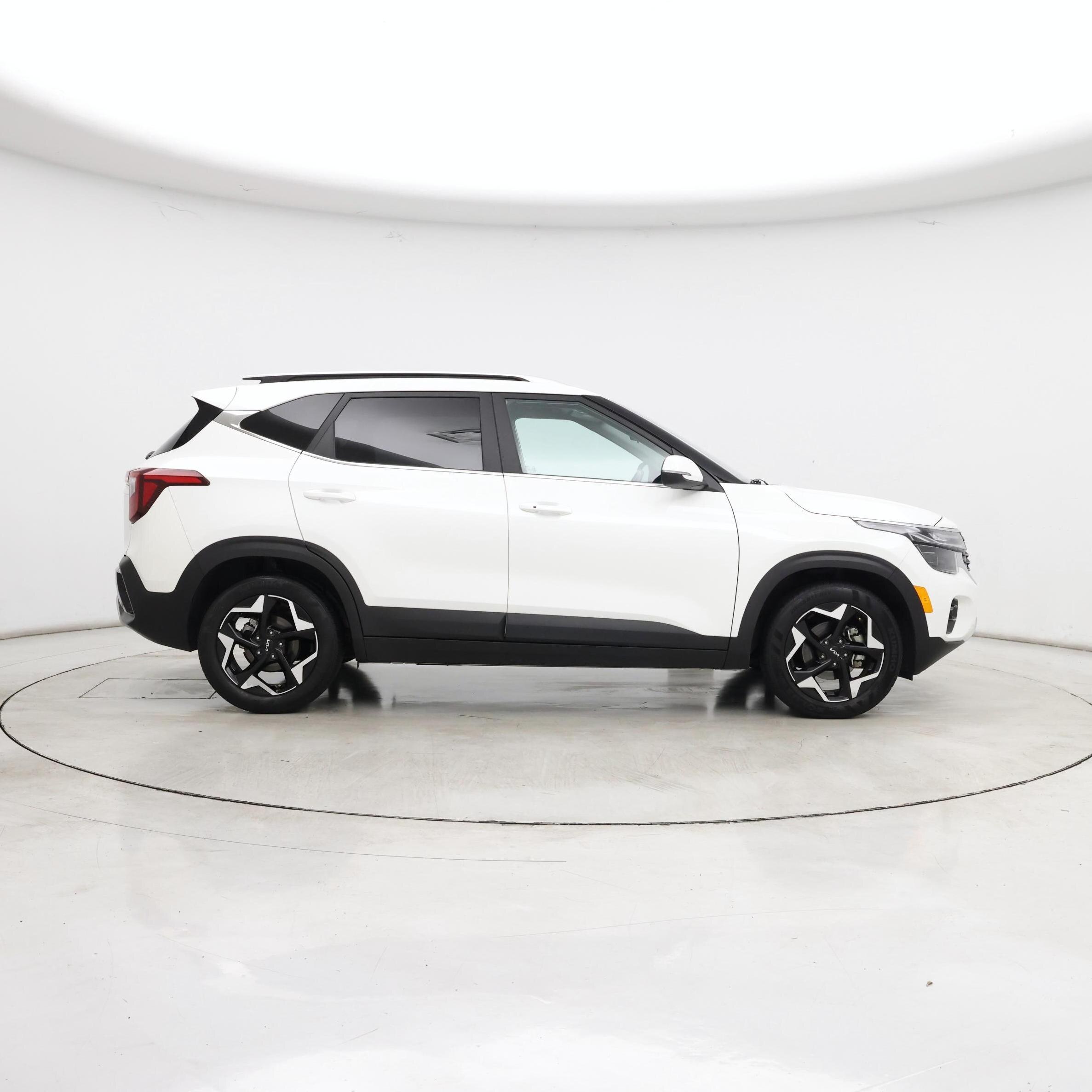 Thumbnail: 2024 Kia Seltos - 7