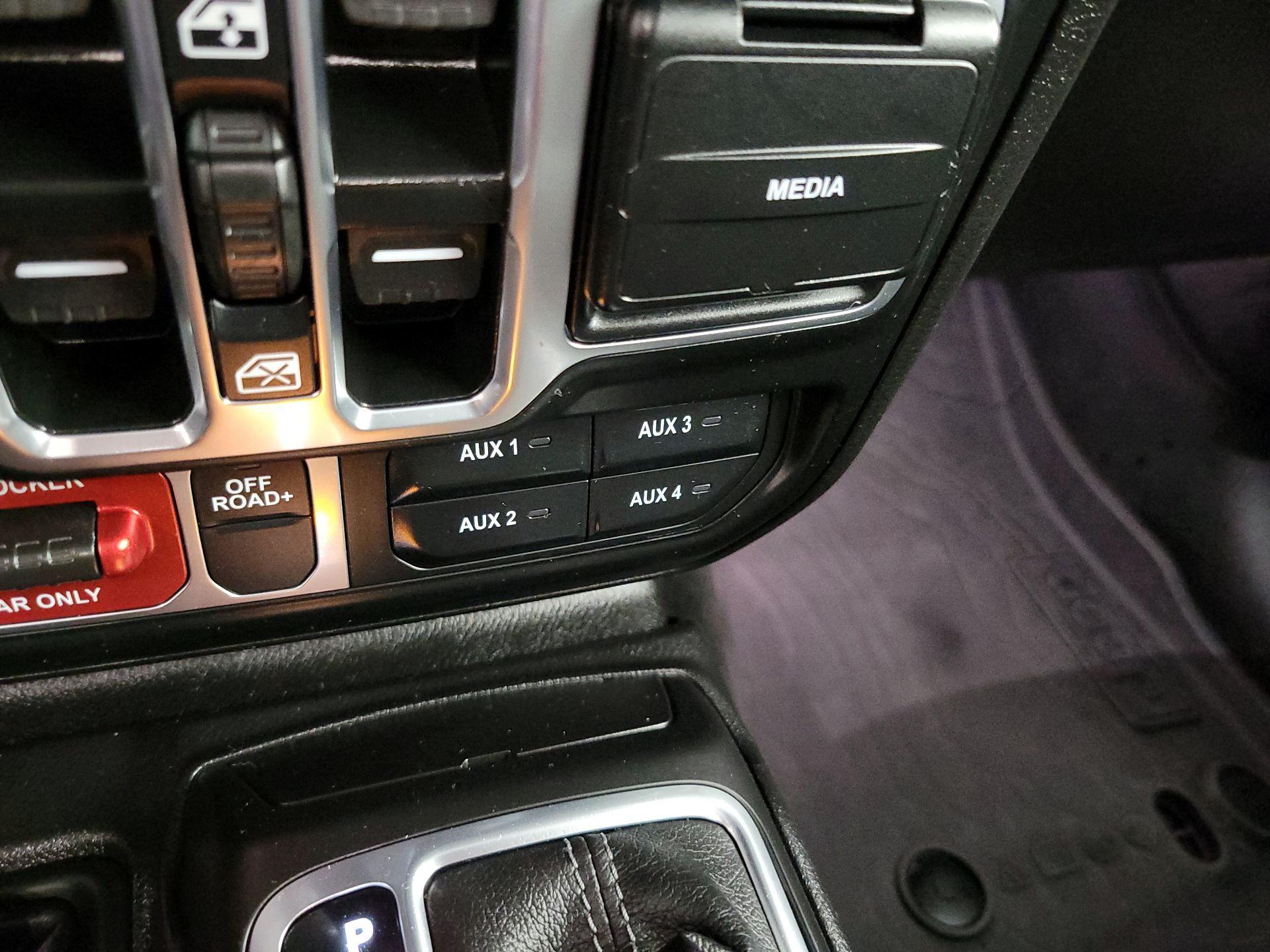 Thumbnail: 2025 Jeep Wrangler - 18