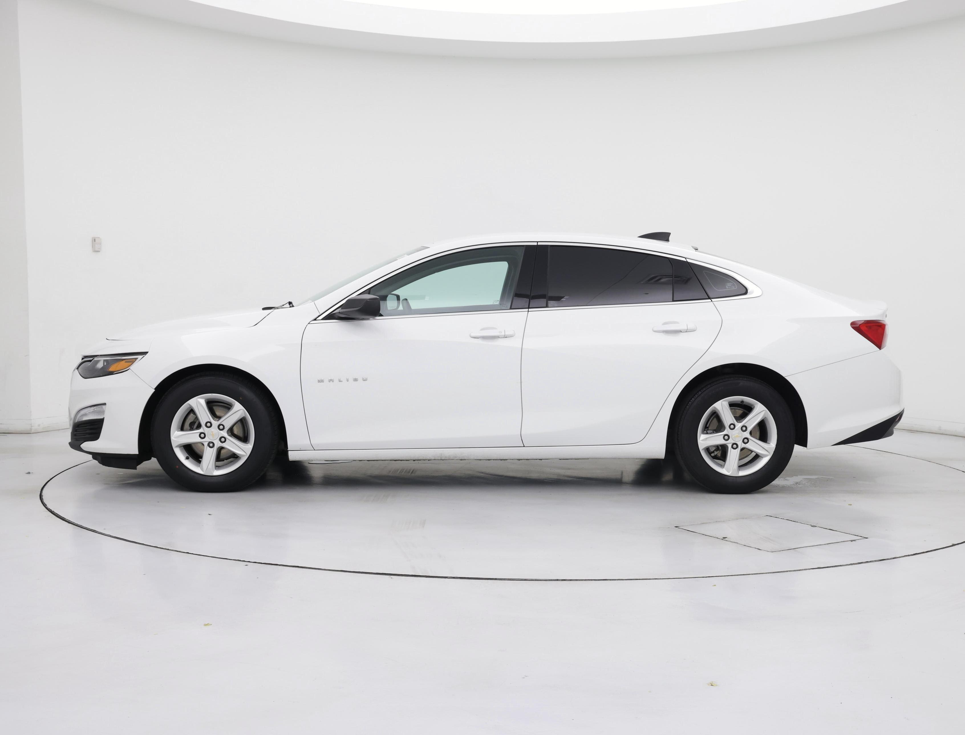 Thumbnail: 2023 Chevrolet Malibu - 3