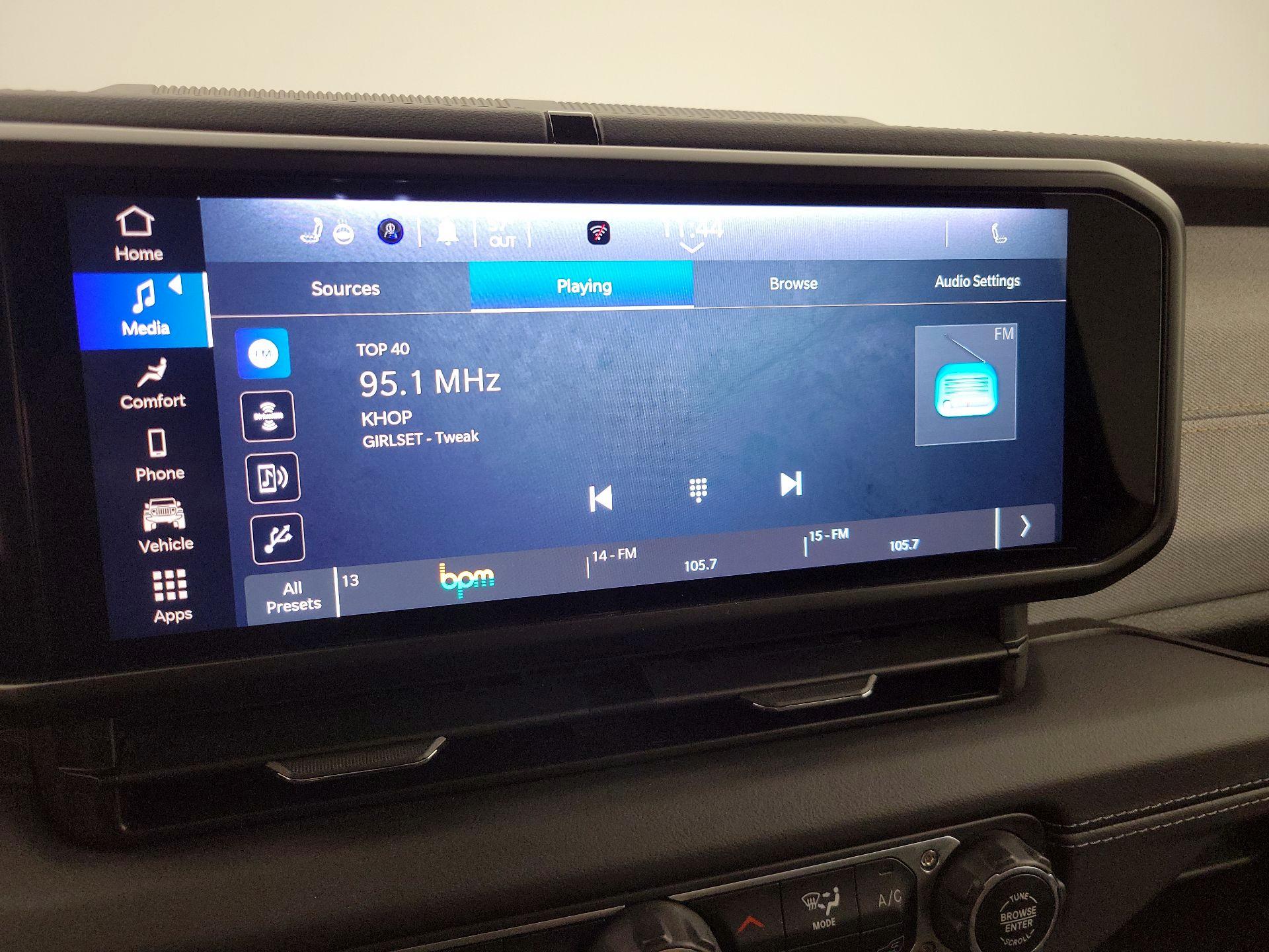 Thumbnail: 2025 Jeep Wrangler - 15