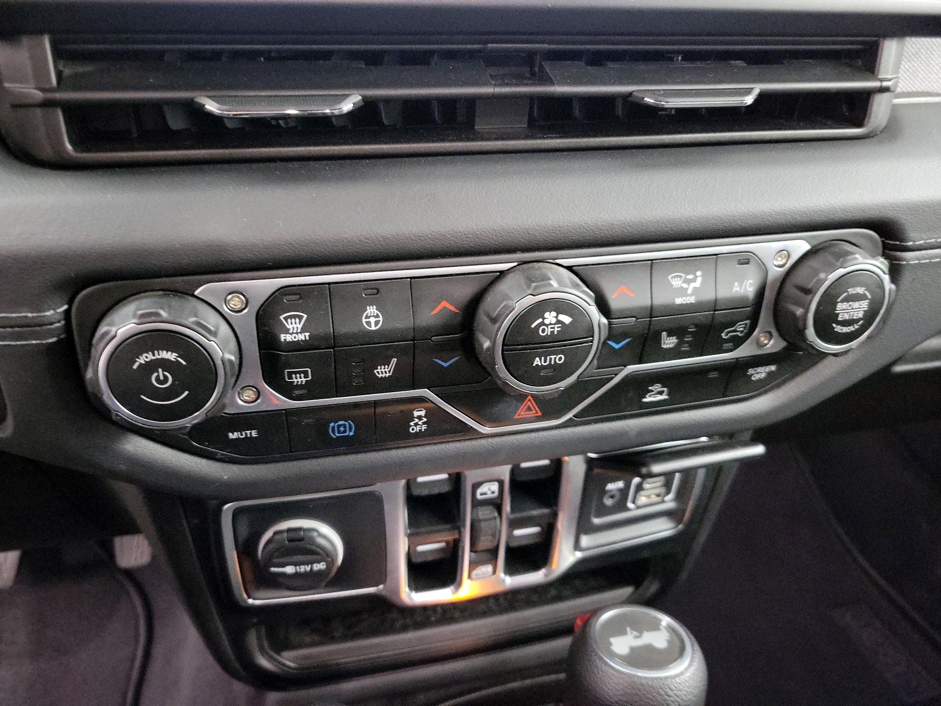 Thumbnail: 2025 Jeep Wrangler - 16