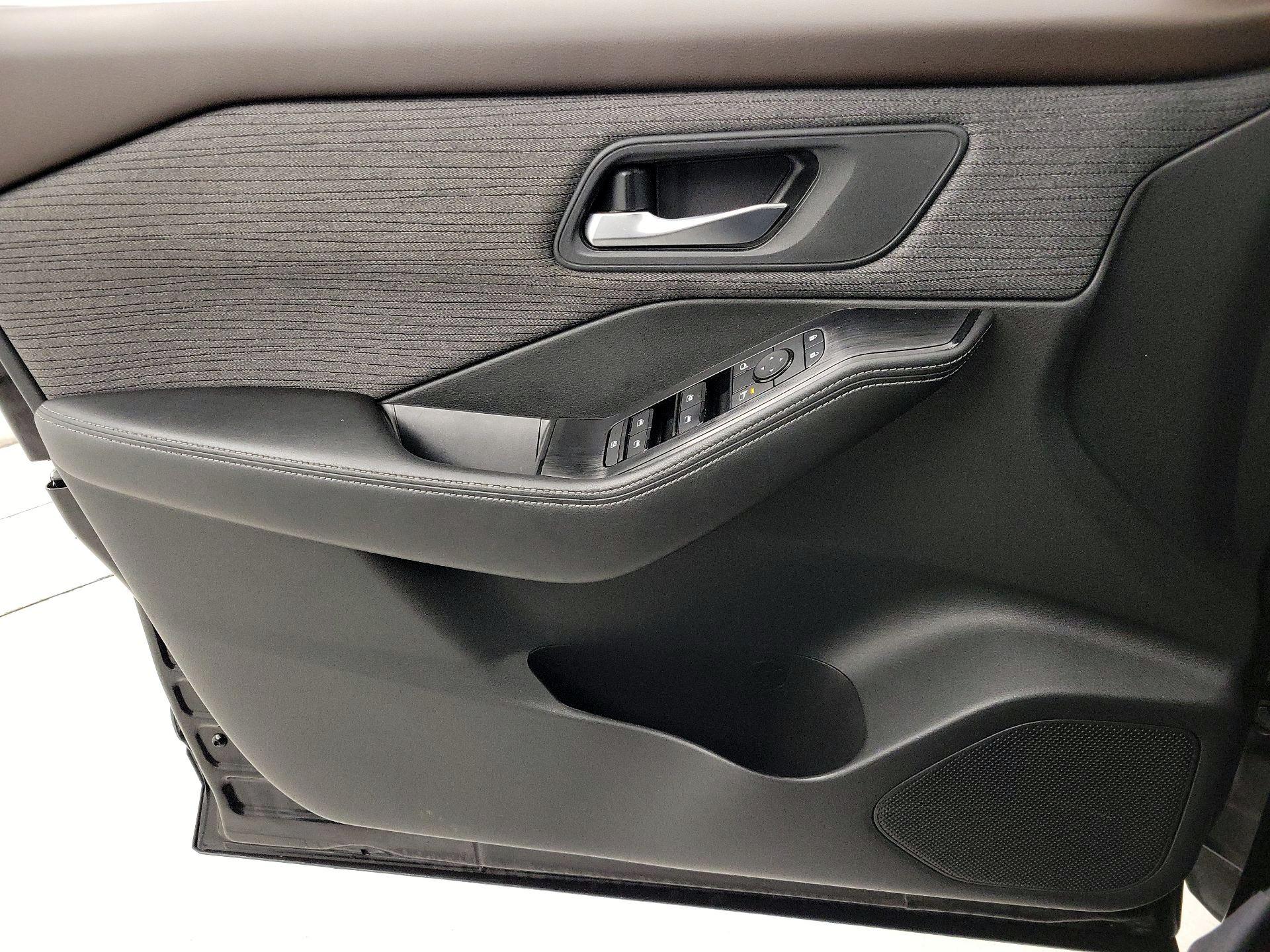 Thumbnail: 2022 Nissan Rogue - 12