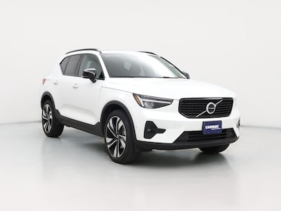 2025 Volvo XC40 B5 Plus Dark Theme