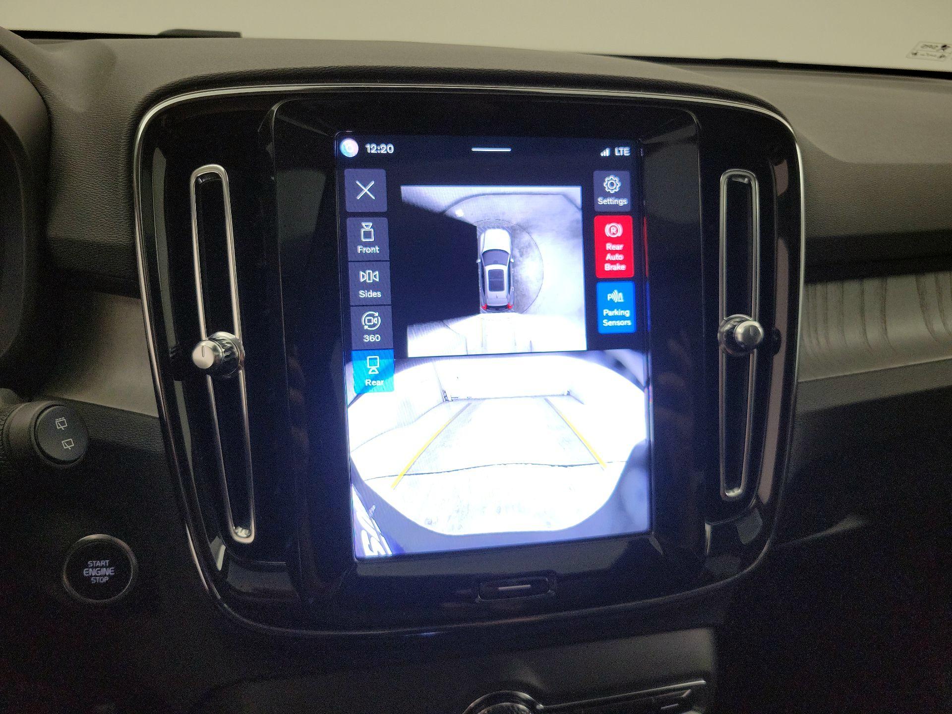 Thumbnail: 2025 Volvo XC40 - 15