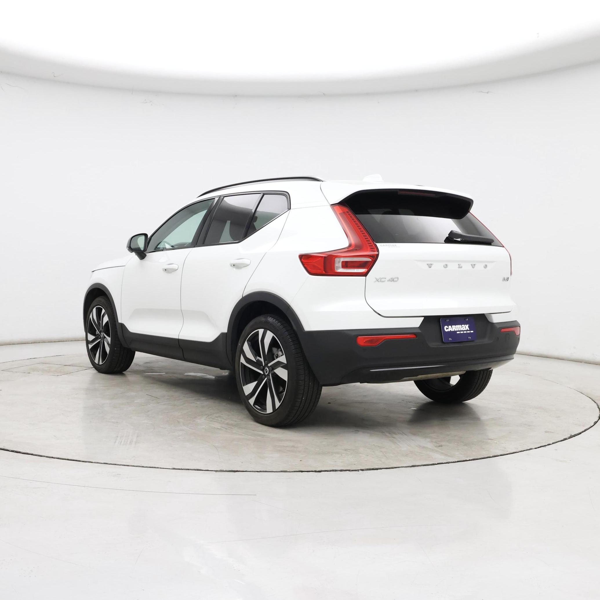 Thumbnail: 2025 Volvo XC40 - 2