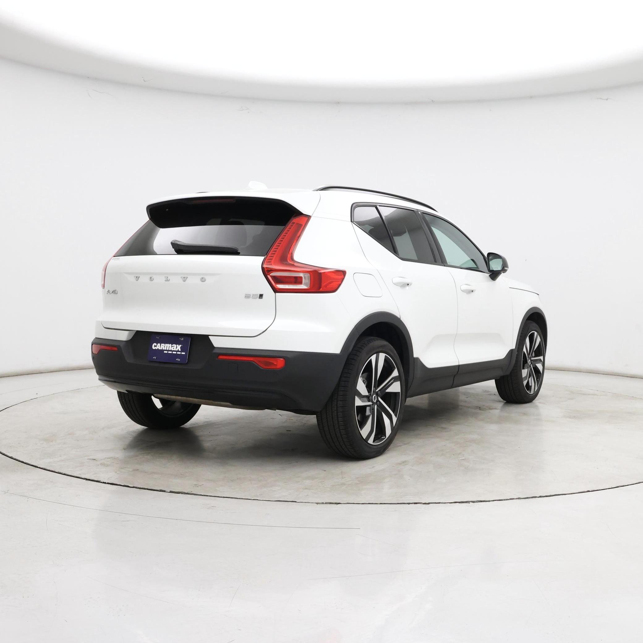 Thumbnail: 2025 Volvo XC40 - 8