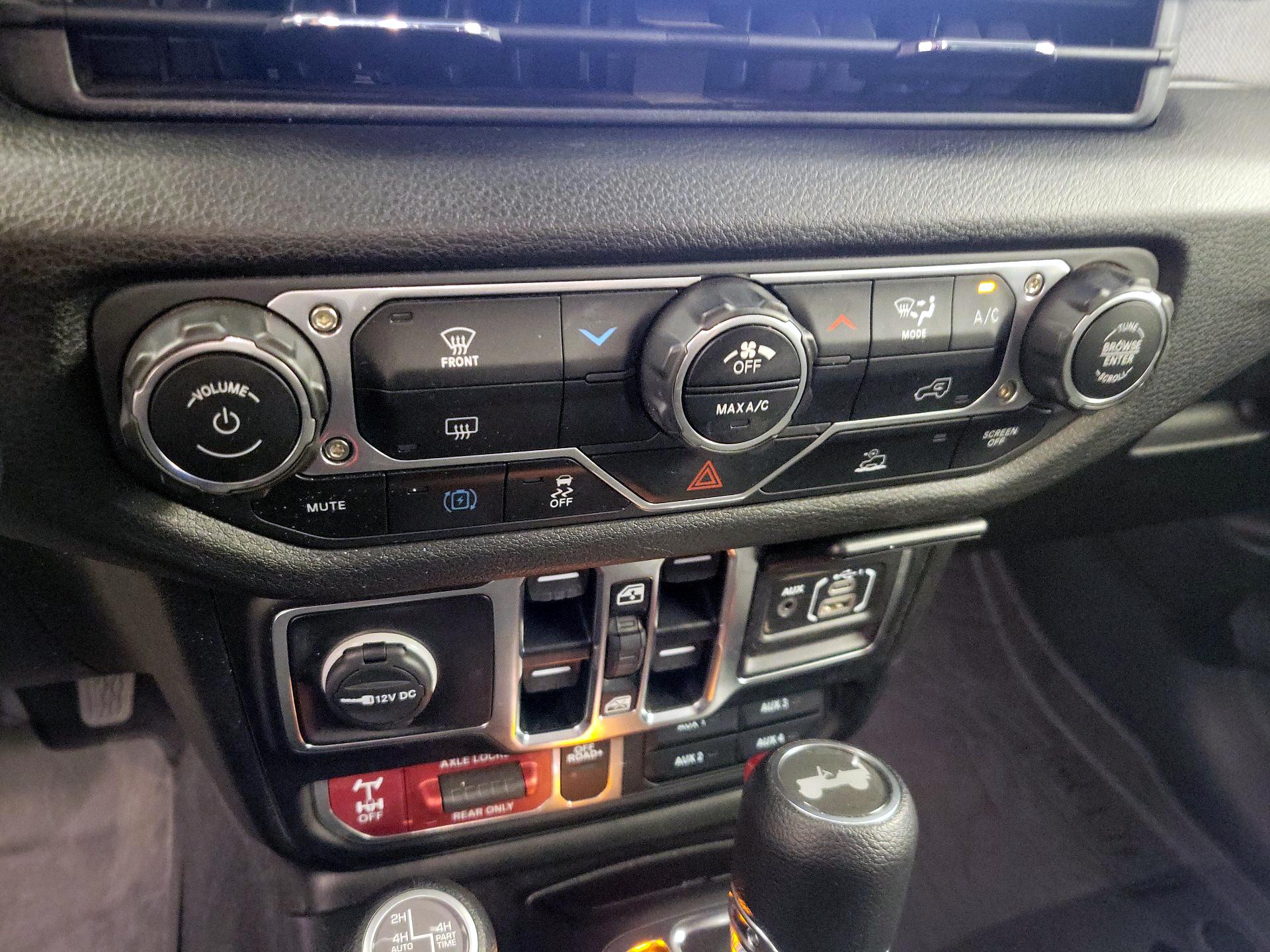 Thumbnail: 2025 Jeep Wrangler - 16