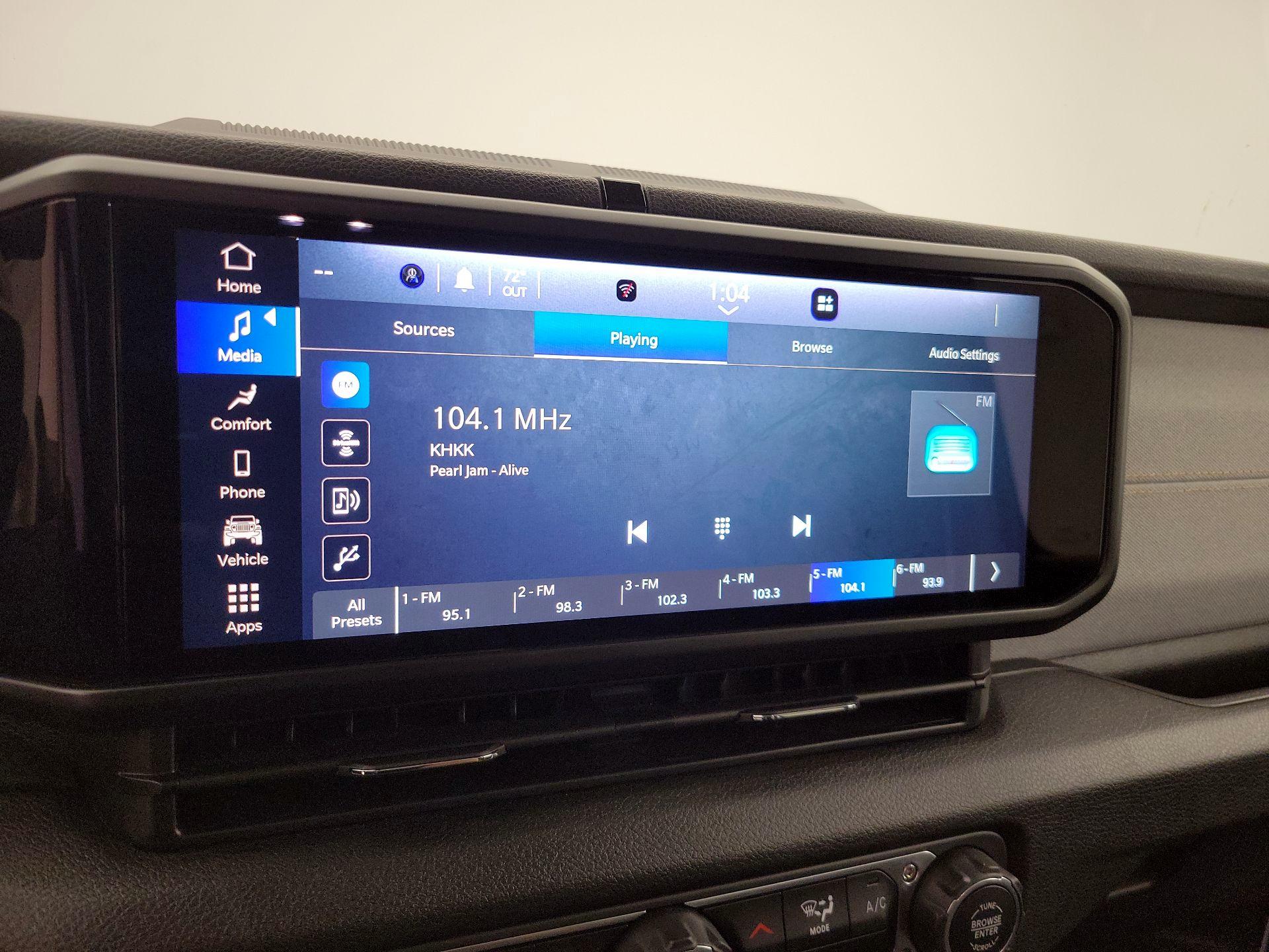 Thumbnail: 2025 Jeep Wrangler - 15