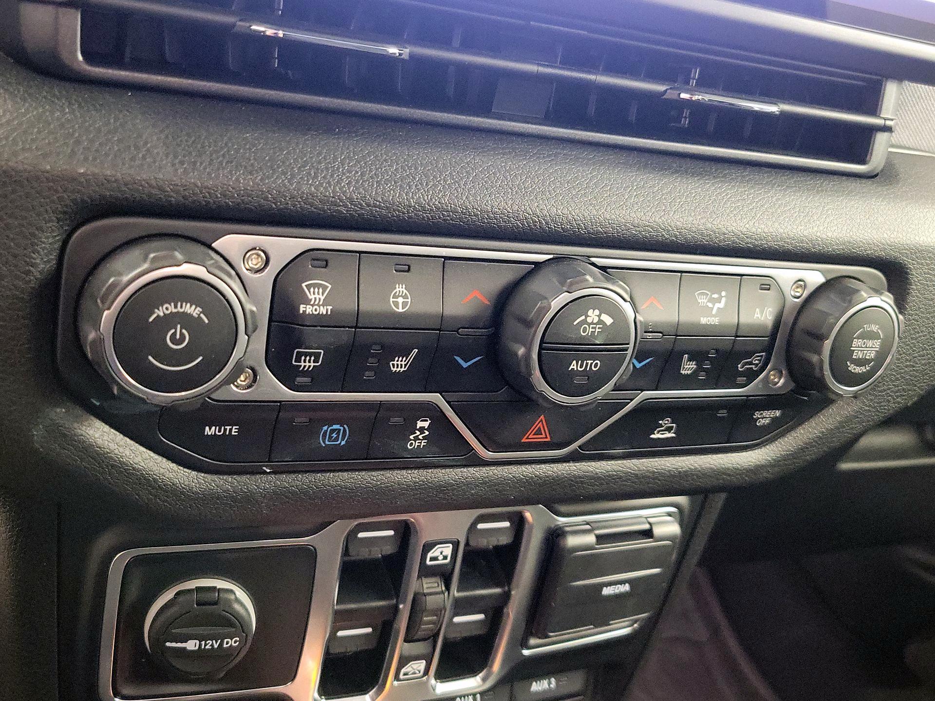 Thumbnail: 2025 Jeep Wrangler - 16