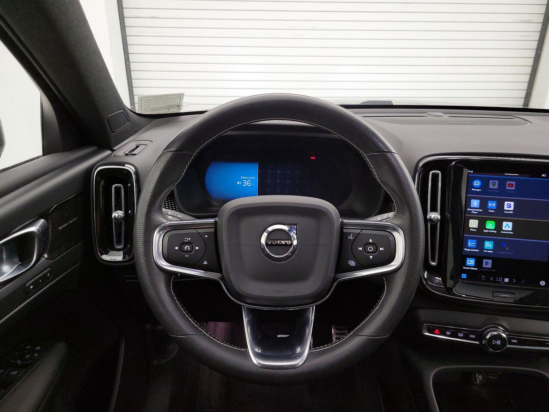 Thumbnail: 2021 Volvo XC40 - 10