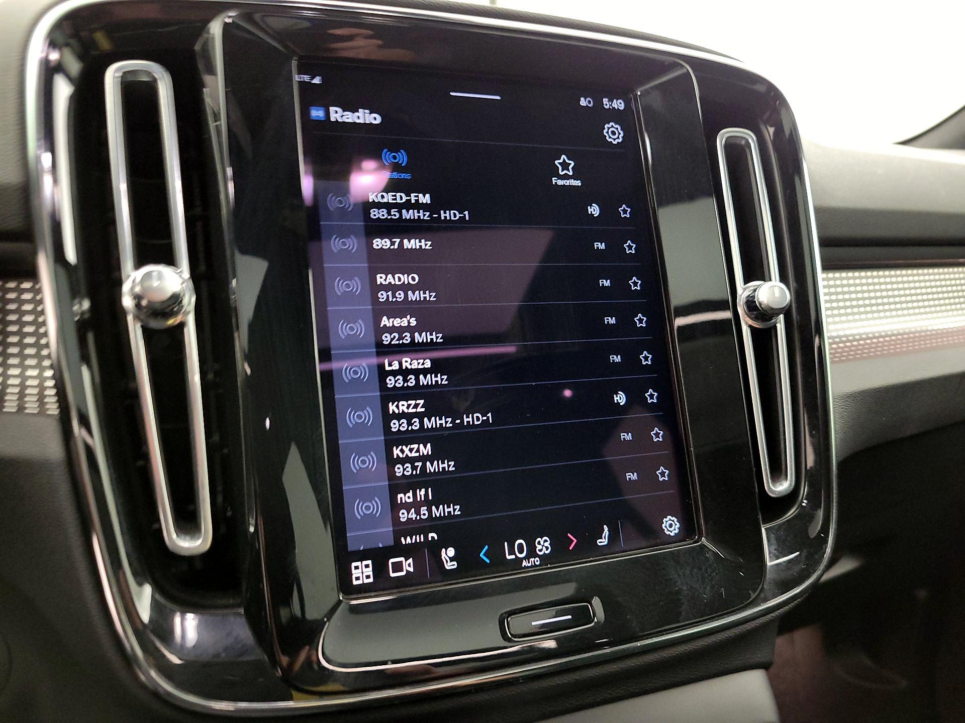 Thumbnail: 2021 Volvo XC40 - 15