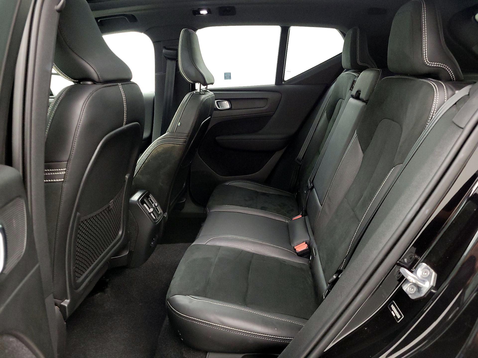 Thumbnail: 2021 Volvo XC40 - 20