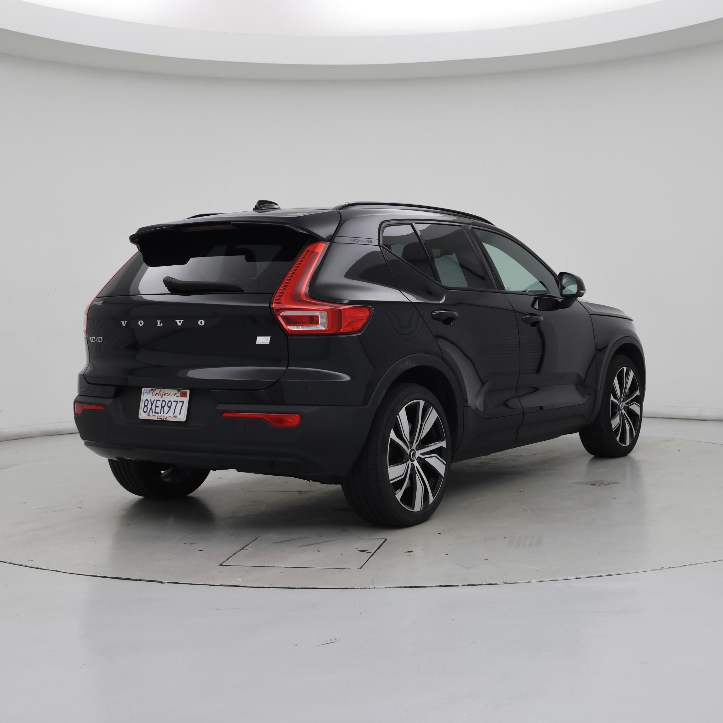 Thumbnail: 2021 Volvo XC40 - 8