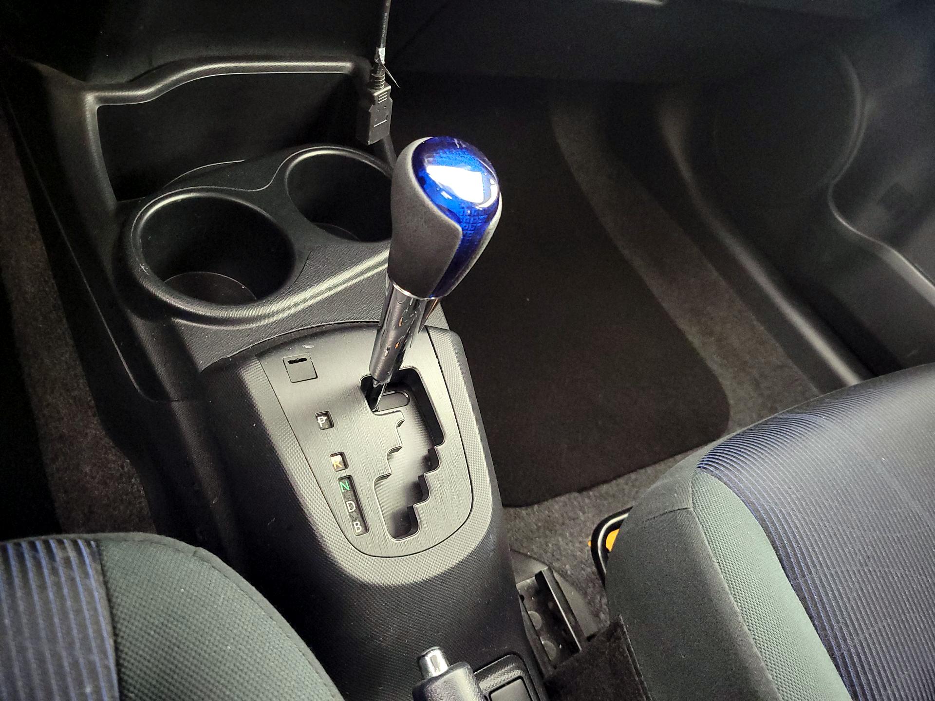 Thumbnail: 2015 Toyota Prius c - 16