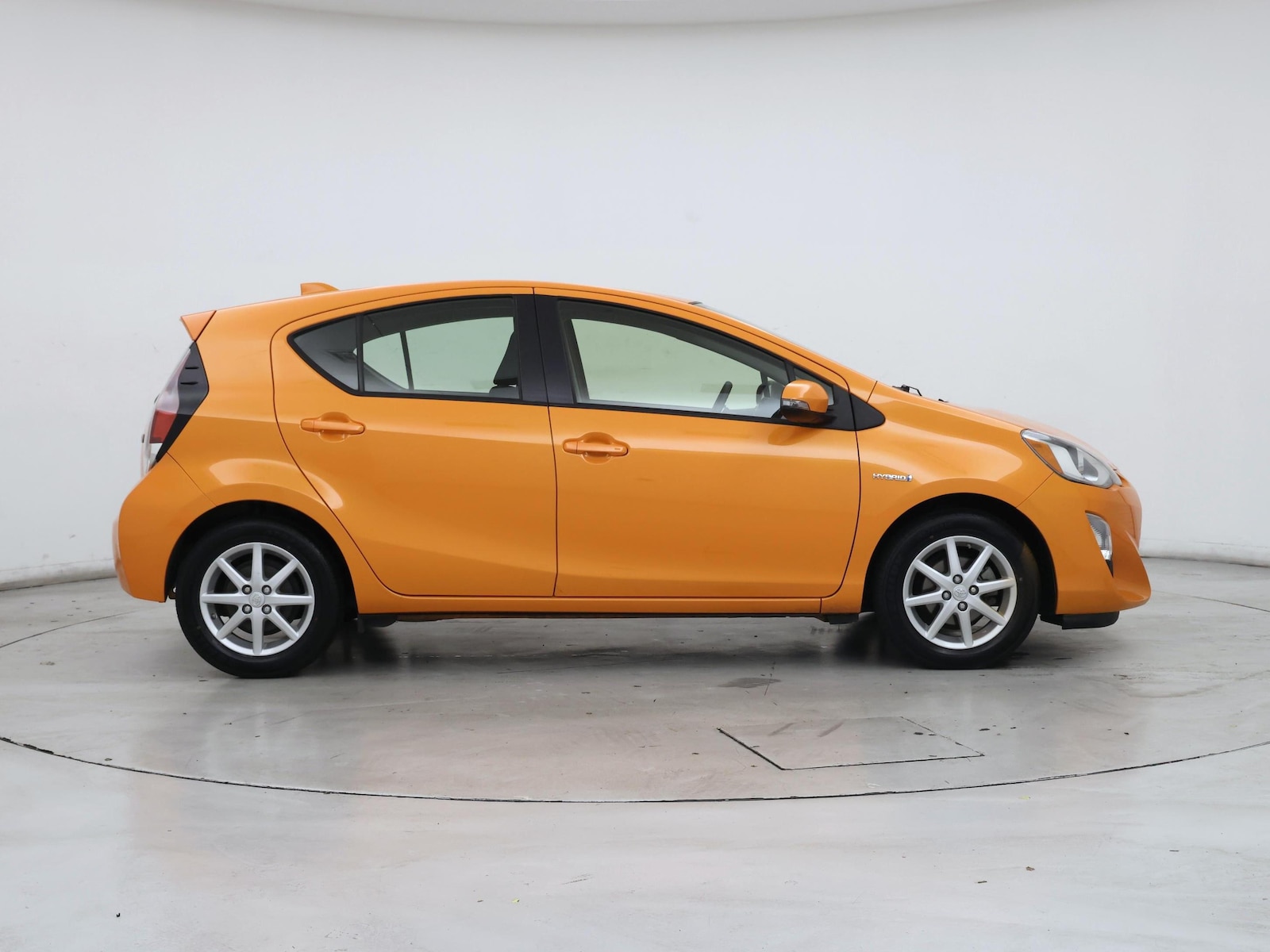 2015 Toyota Prius c Three - Photo 8