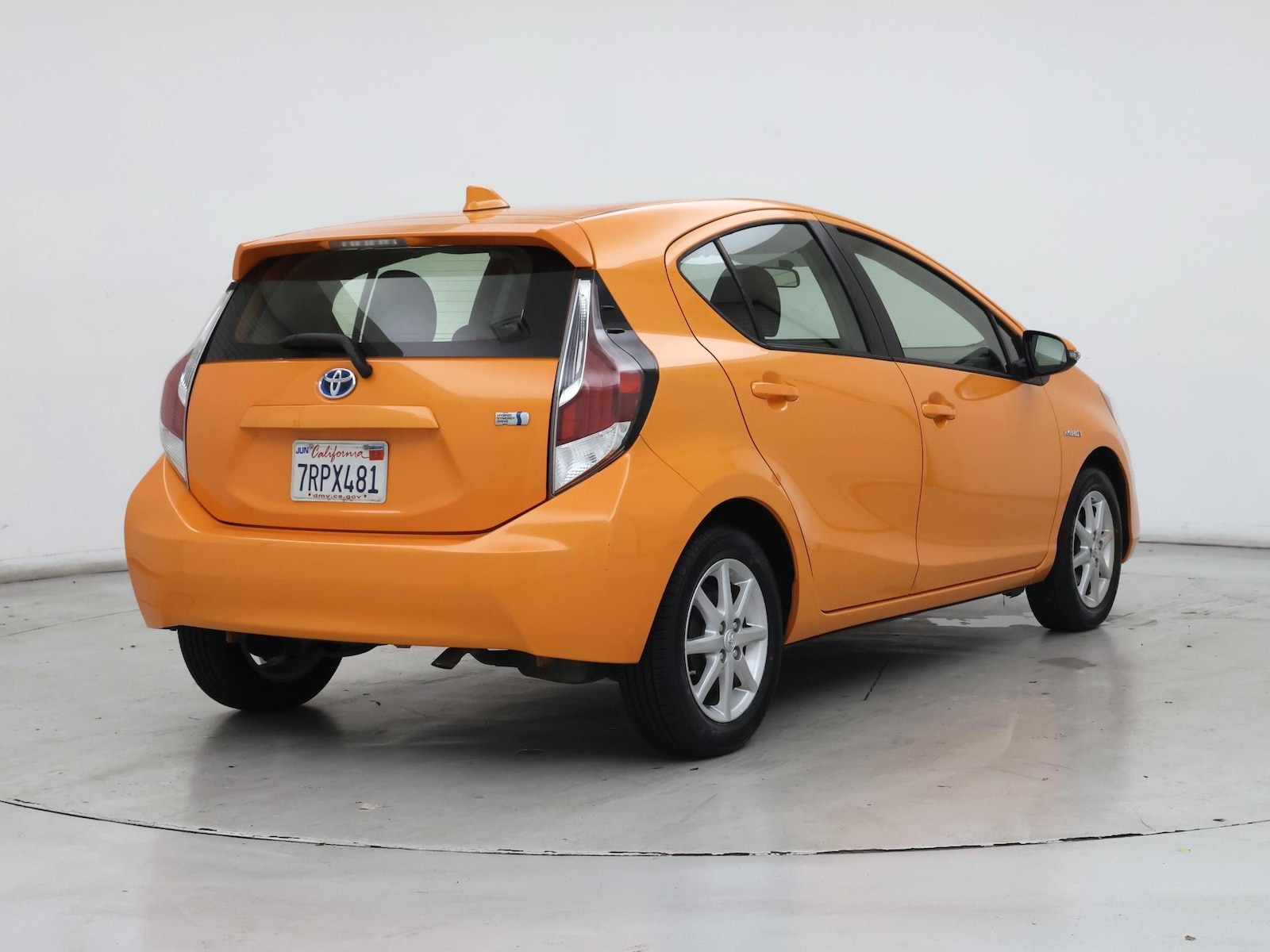 2015 Toyota Prius c Three - Photo 9