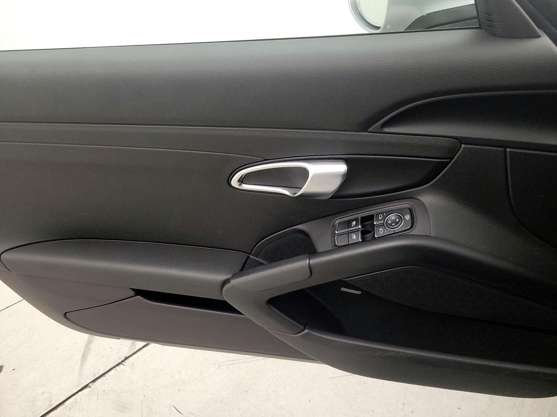 Thumbnail: 2022 Porsche 718 Cayman - 12