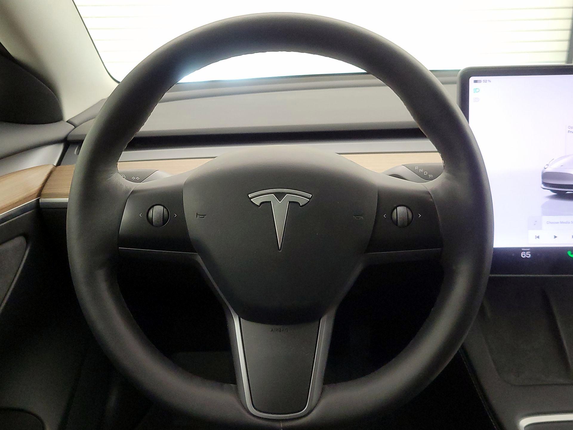 Thumbnail: 2023 Tesla Model 3 - 10