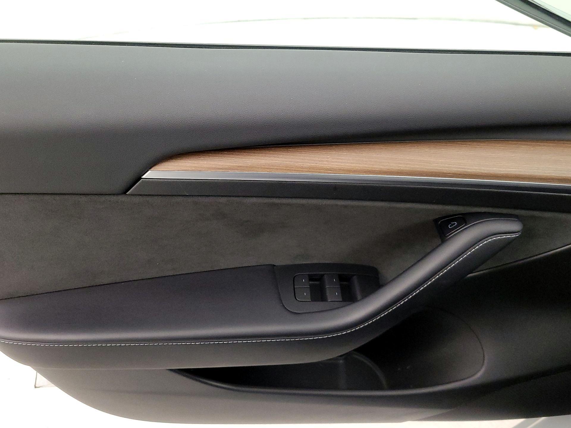 Thumbnail: 2023 Tesla Model 3 - 12