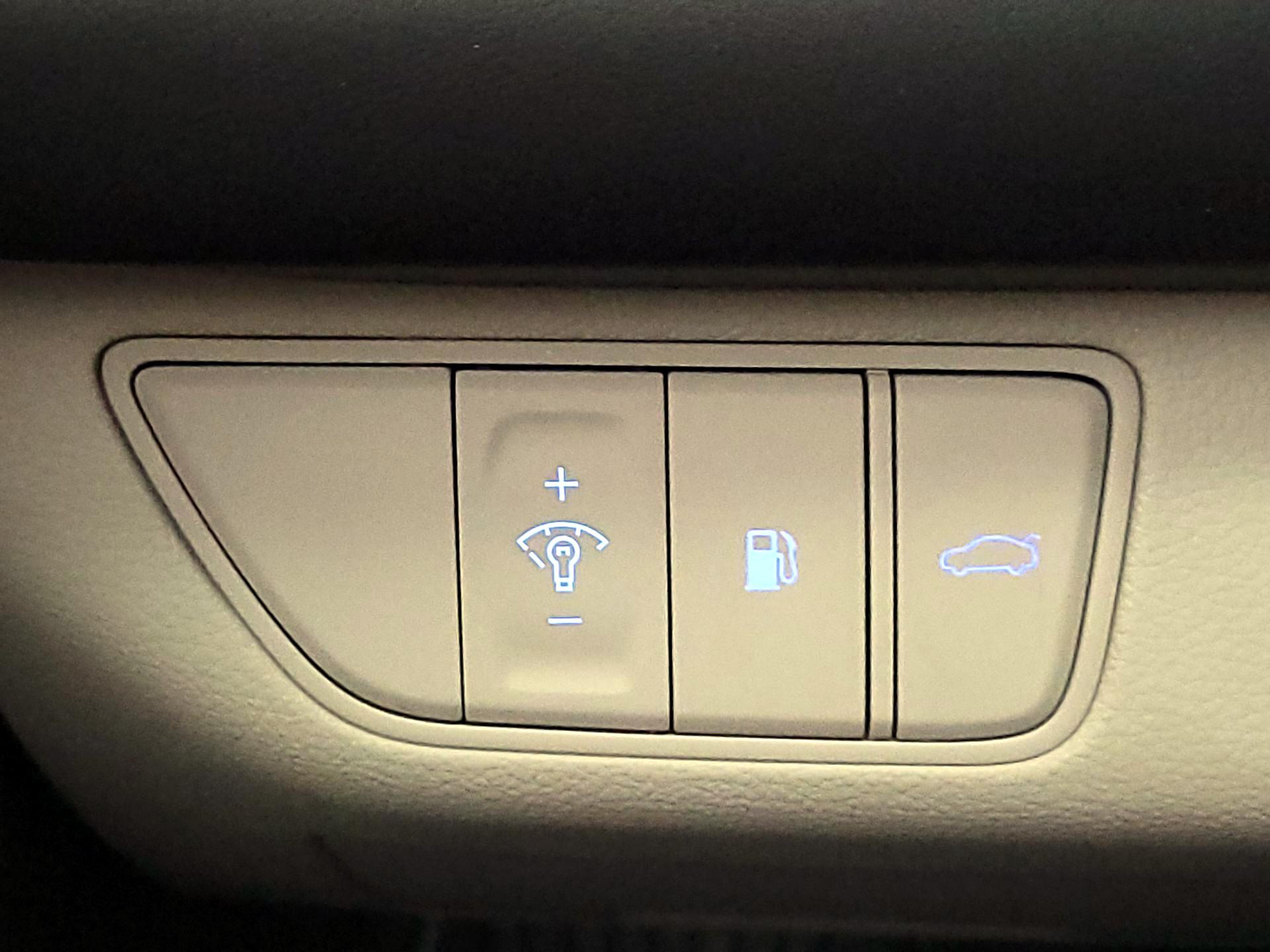 Thumbnail: 2023 Genesis G70 - 13